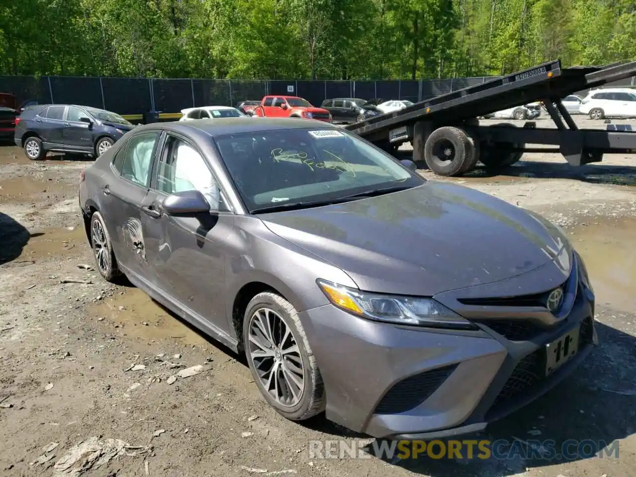 1 Photograph of a damaged car 4T1B11HK2KU768068 TOYOTA CAMRY 2019