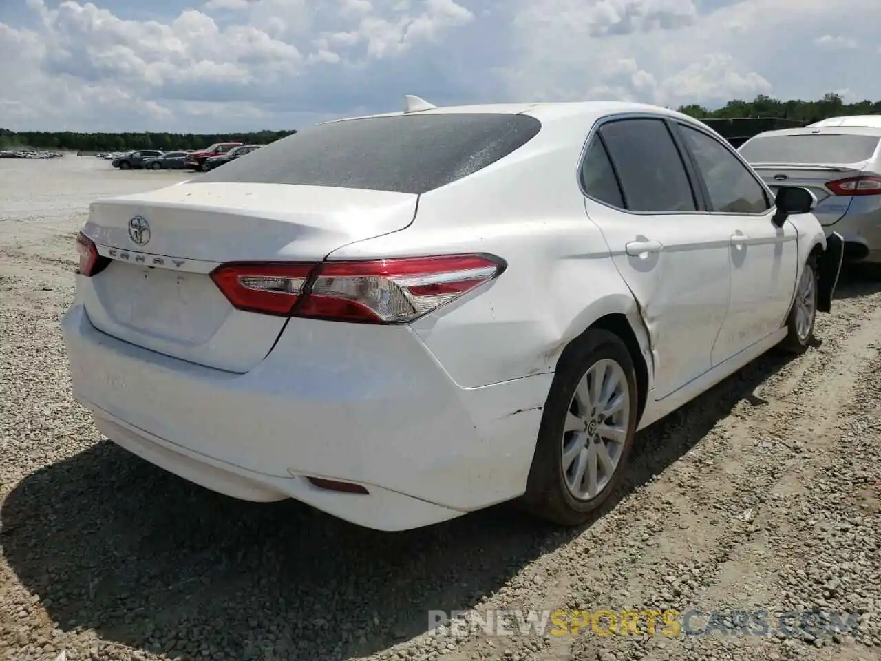 4 Фотография поврежденного автомобиля 4T1B11HK2KU768099 TOYOTA CAMRY 2019