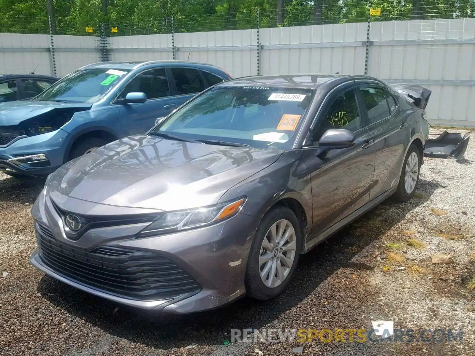 2 Photograph of a damaged car 4T1B11HK2KU770340 TOYOTA CAMRY 2019