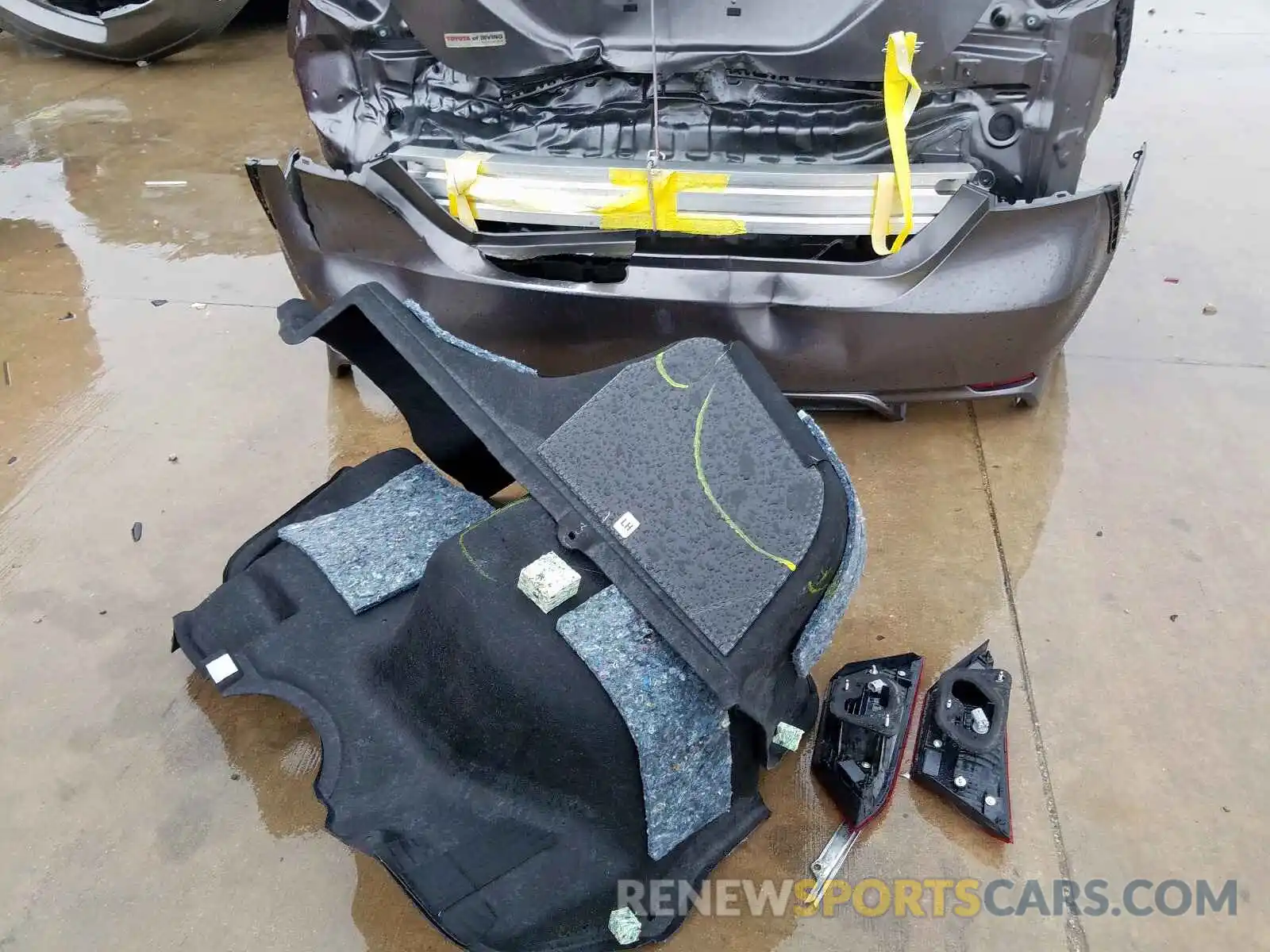 9 Photograph of a damaged car 4T1B11HK2KU781919 TOYOTA CAMRY 2019