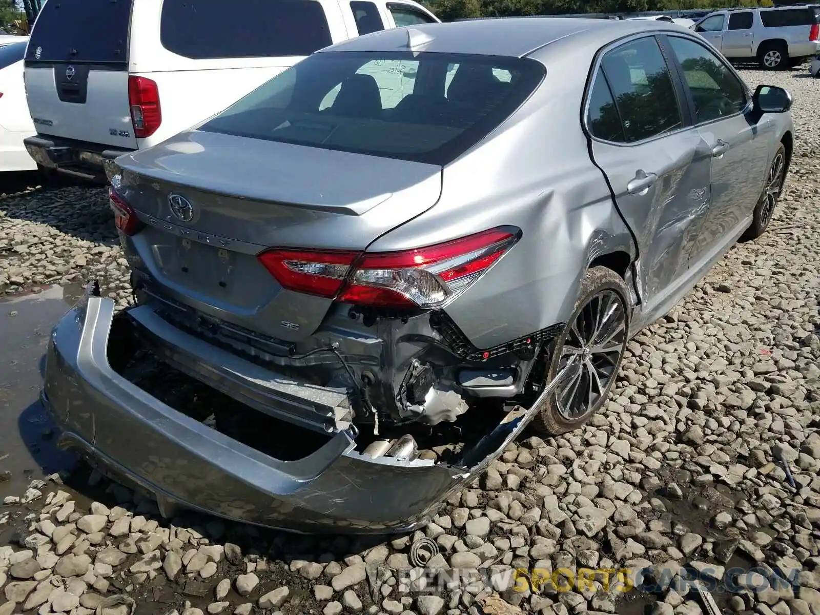 4 Photograph of a damaged car 4T1B11HK2KU782178 TOYOTA CAMRY 2019