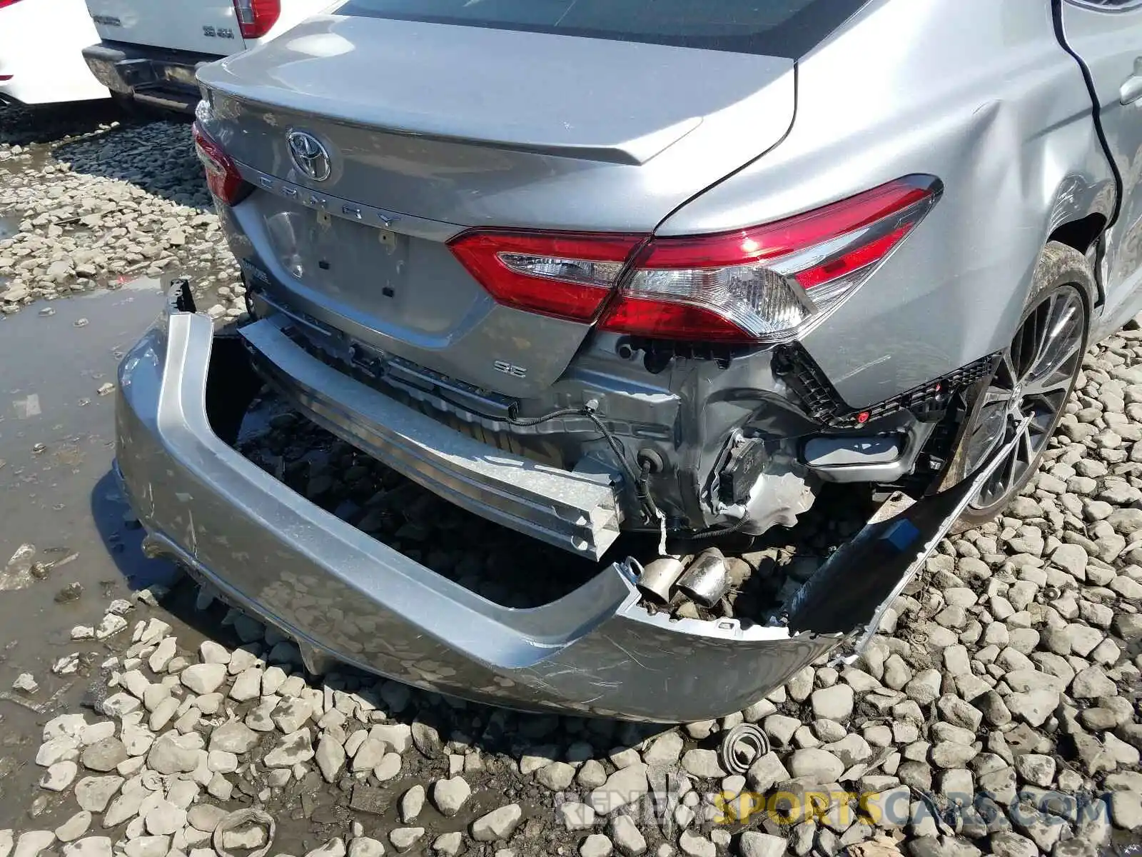 9 Photograph of a damaged car 4T1B11HK2KU782178 TOYOTA CAMRY 2019