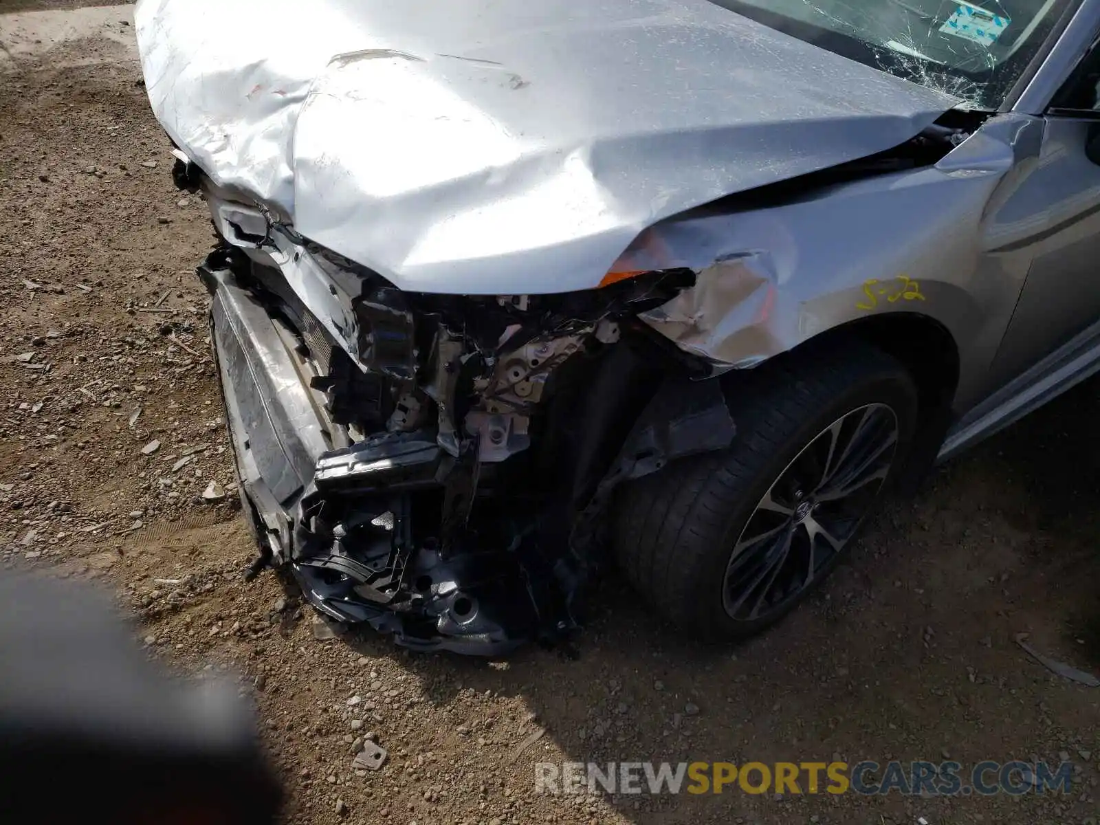 9 Photograph of a damaged car 4T1B11HK2KU784674 TOYOTA CAMRY 2019