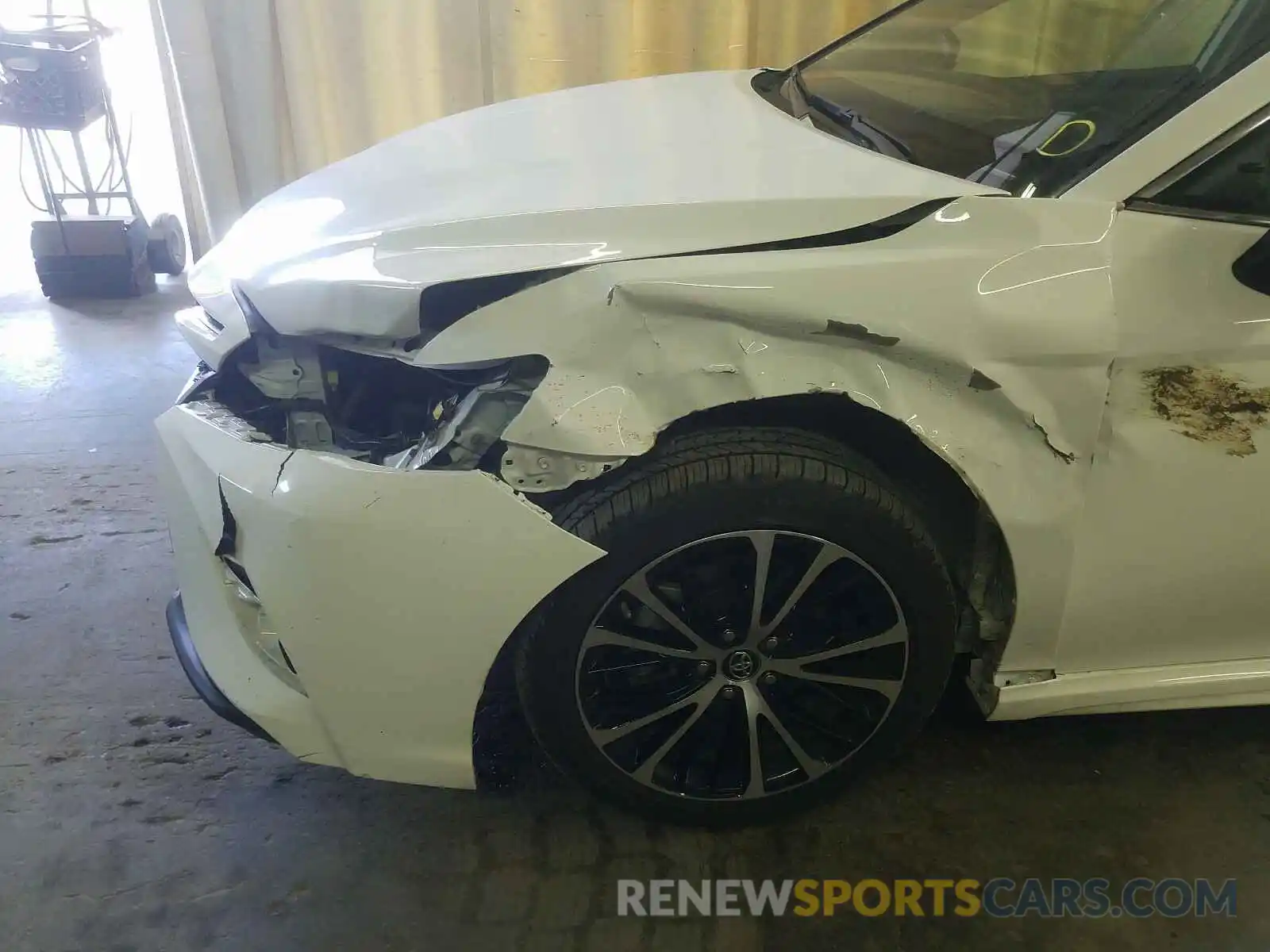 9 Photograph of a damaged car 4T1B11HK2KU785081 TOYOTA CAMRY 2019