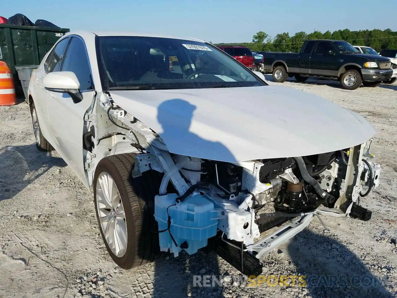 1 Photograph of a damaged car 4T1B11HK2KU785744 TOYOTA CAMRY 2019