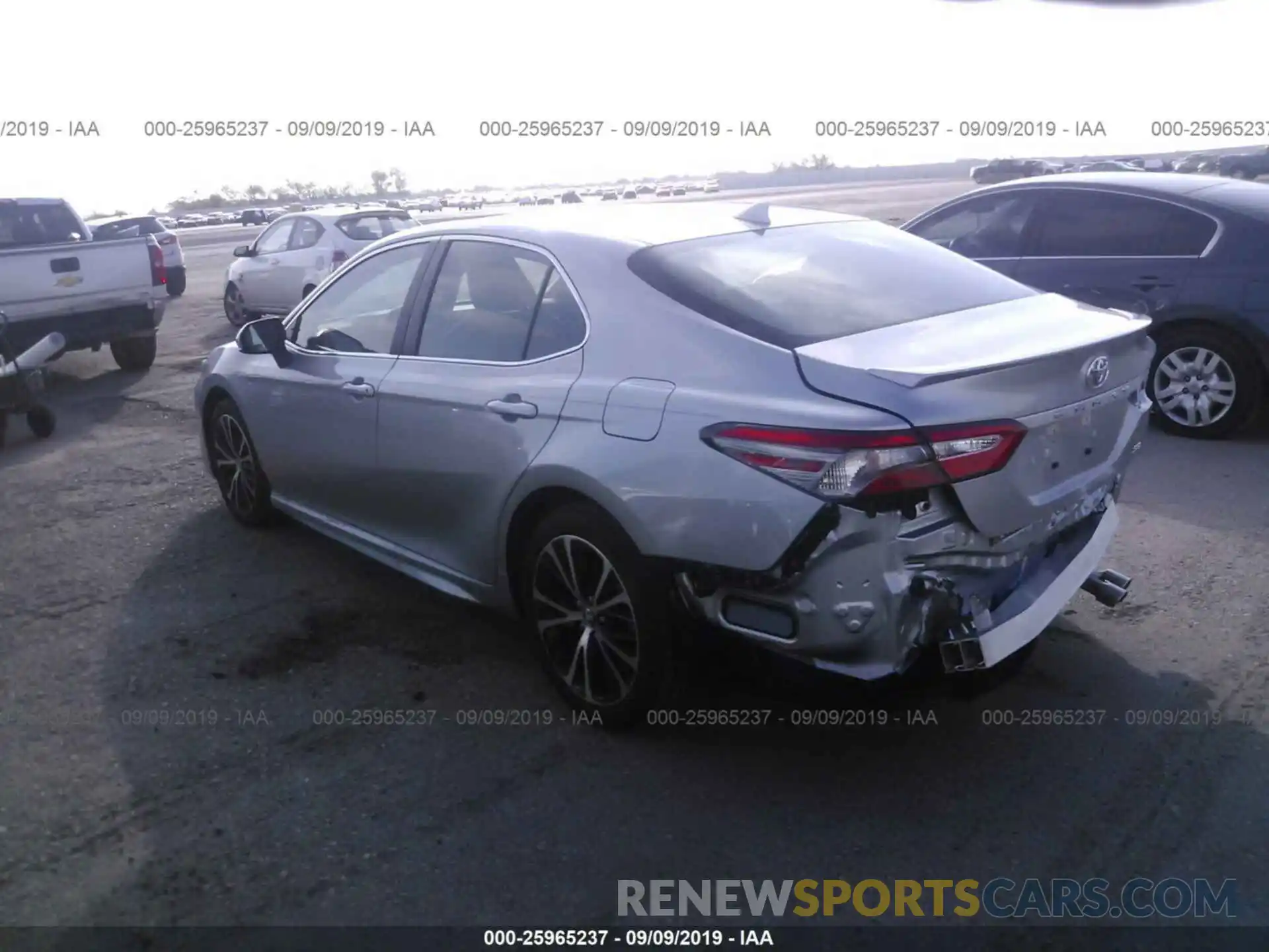 3 Photograph of a damaged car 4T1B11HK2KU786327 TOYOTA CAMRY 2019