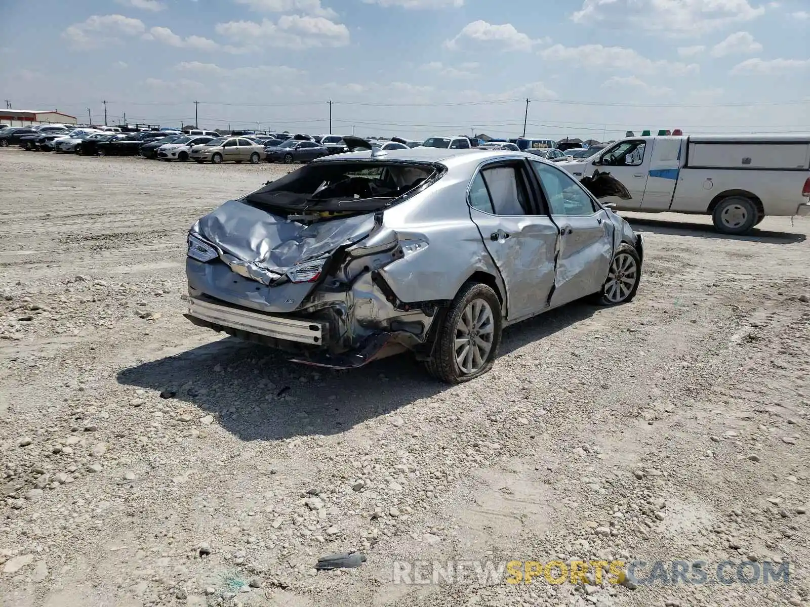 4 Фотография поврежденного автомобиля 4T1B11HK2KU790197 TOYOTA CAMRY 2019