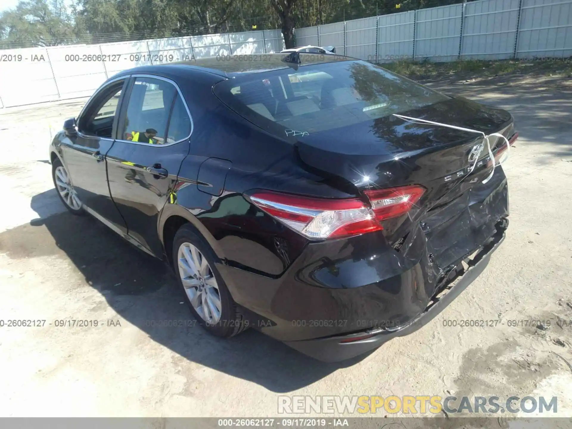 3 Photograph of a damaged car 4T1B11HK2KU794640 TOYOTA CAMRY 2019