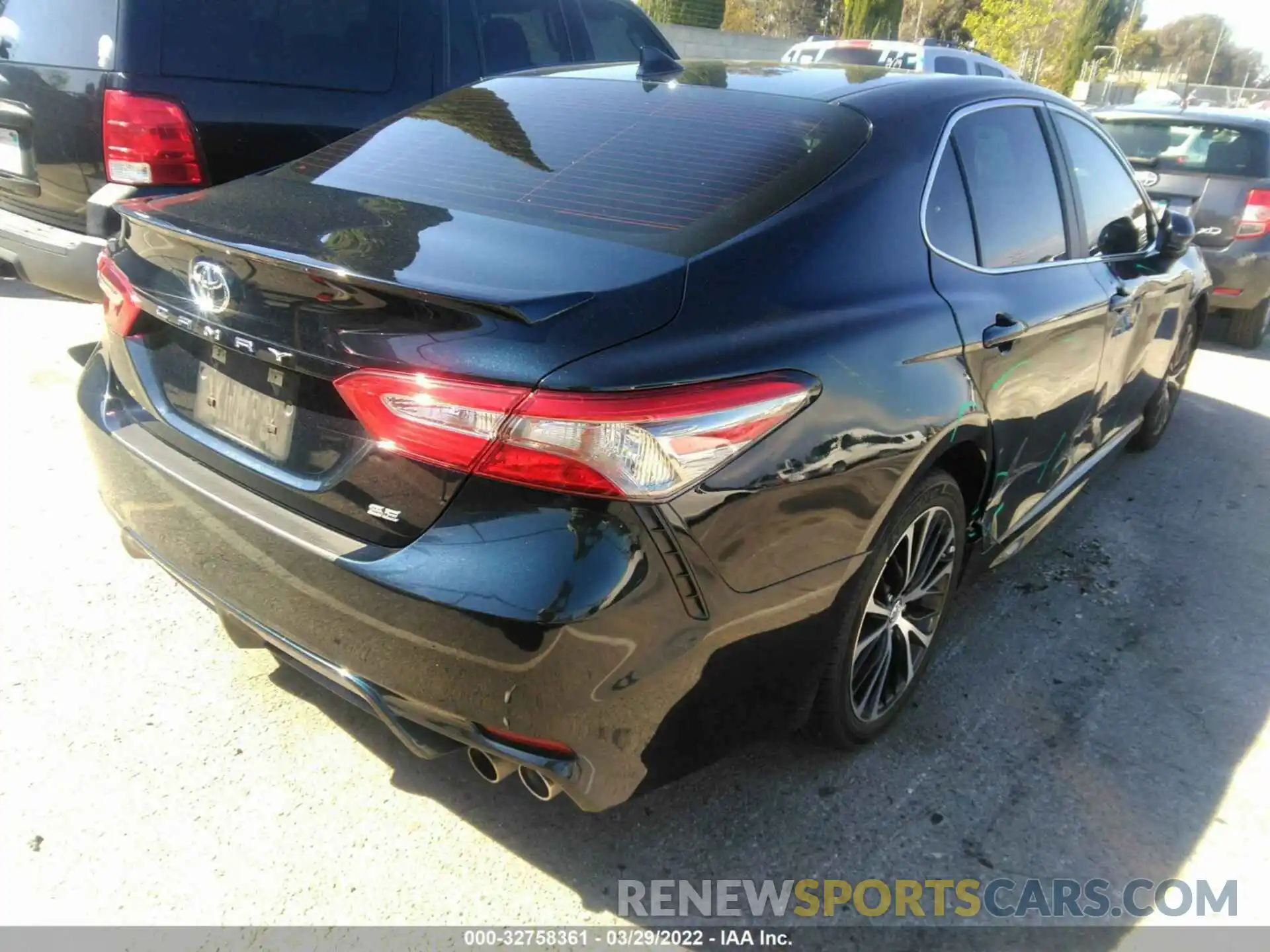 4 Photograph of a damaged car 4T1B11HK2KU795982 TOYOTA CAMRY 2019