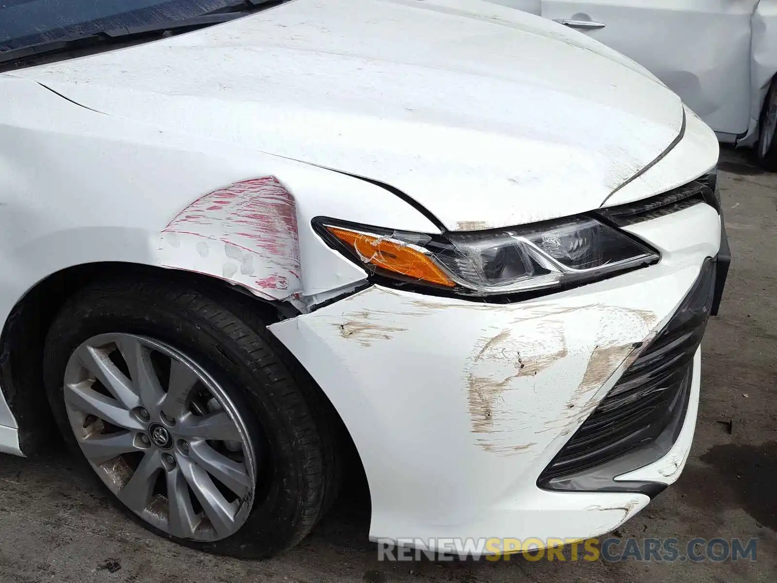 9 Photograph of a damaged car 4T1B11HK2KU801912 TOYOTA CAMRY 2019