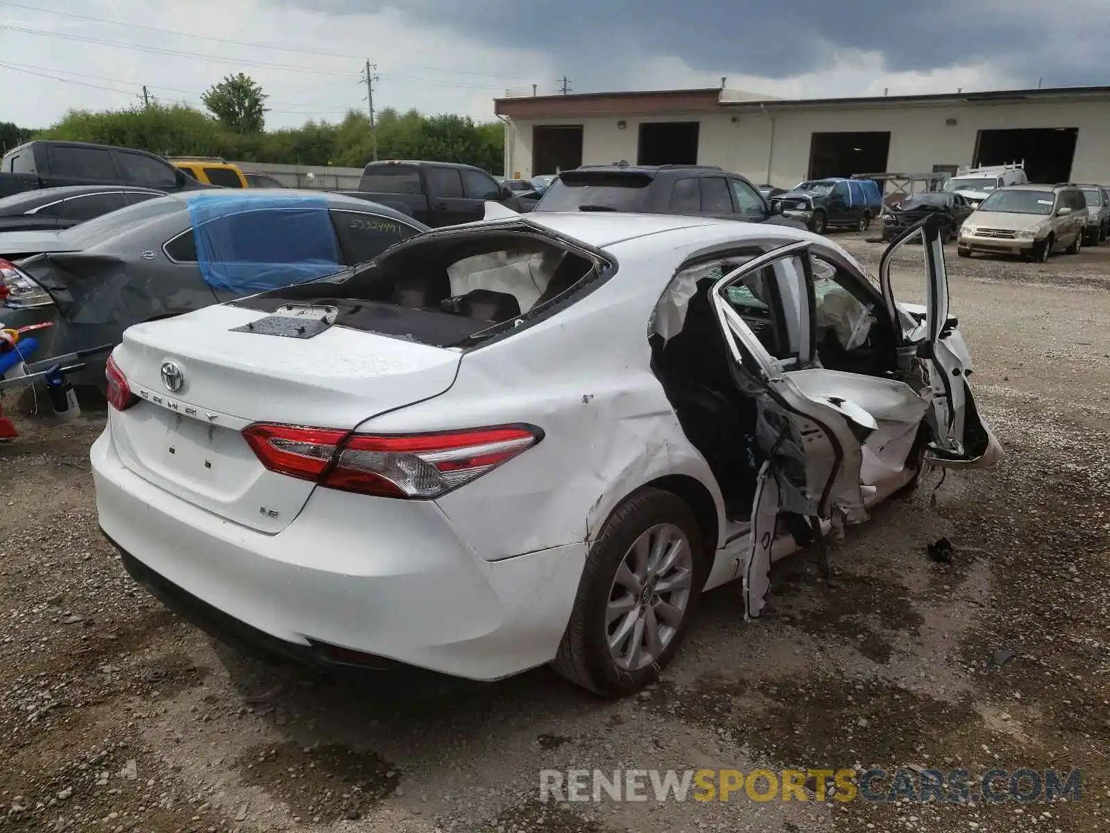 4 Photograph of a damaged car 4T1B11HK2KU802736 TOYOTA CAMRY 2019