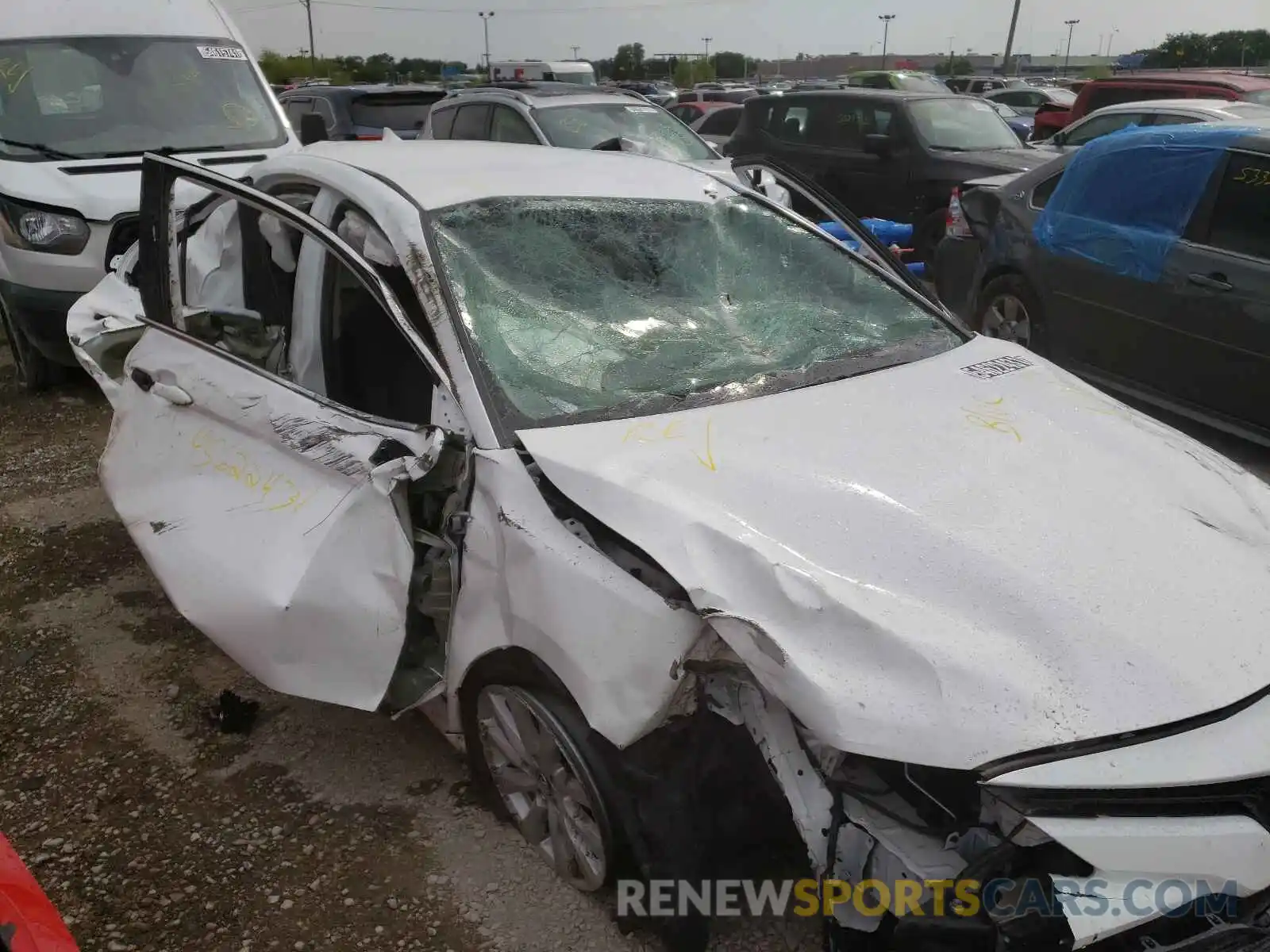 9 Photograph of a damaged car 4T1B11HK2KU802736 TOYOTA CAMRY 2019