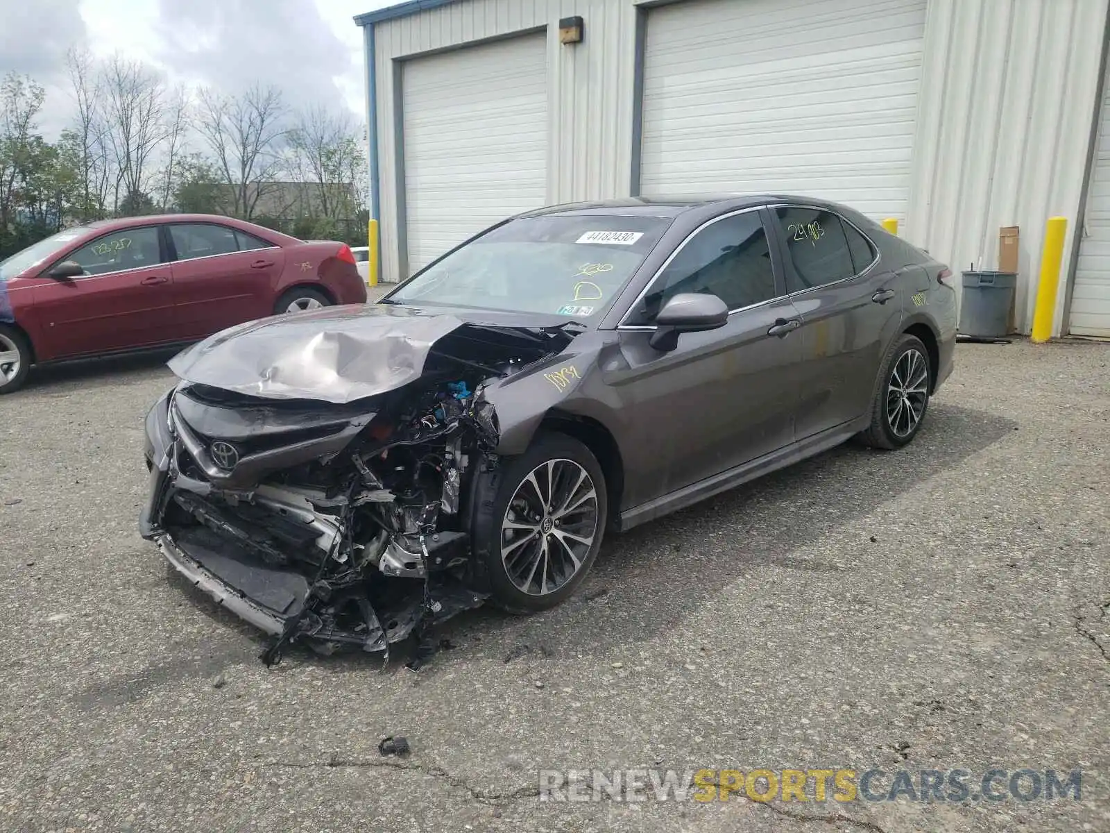 2 Photograph of a damaged car 4T1B11HK2KU805085 TOYOTA CAMRY 2019