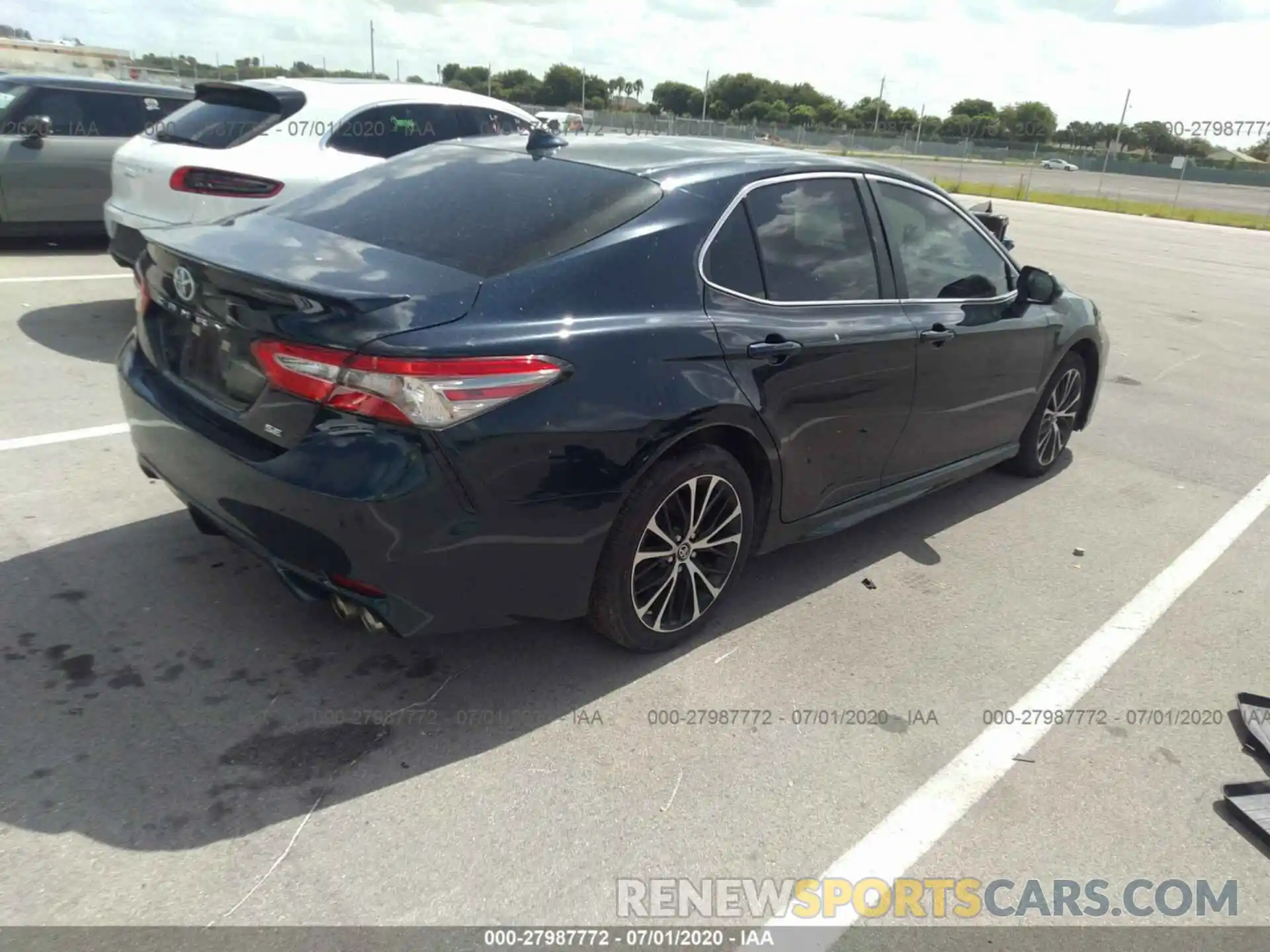 4 Photograph of a damaged car 4T1B11HK2KU805541 TOYOTA CAMRY 2019