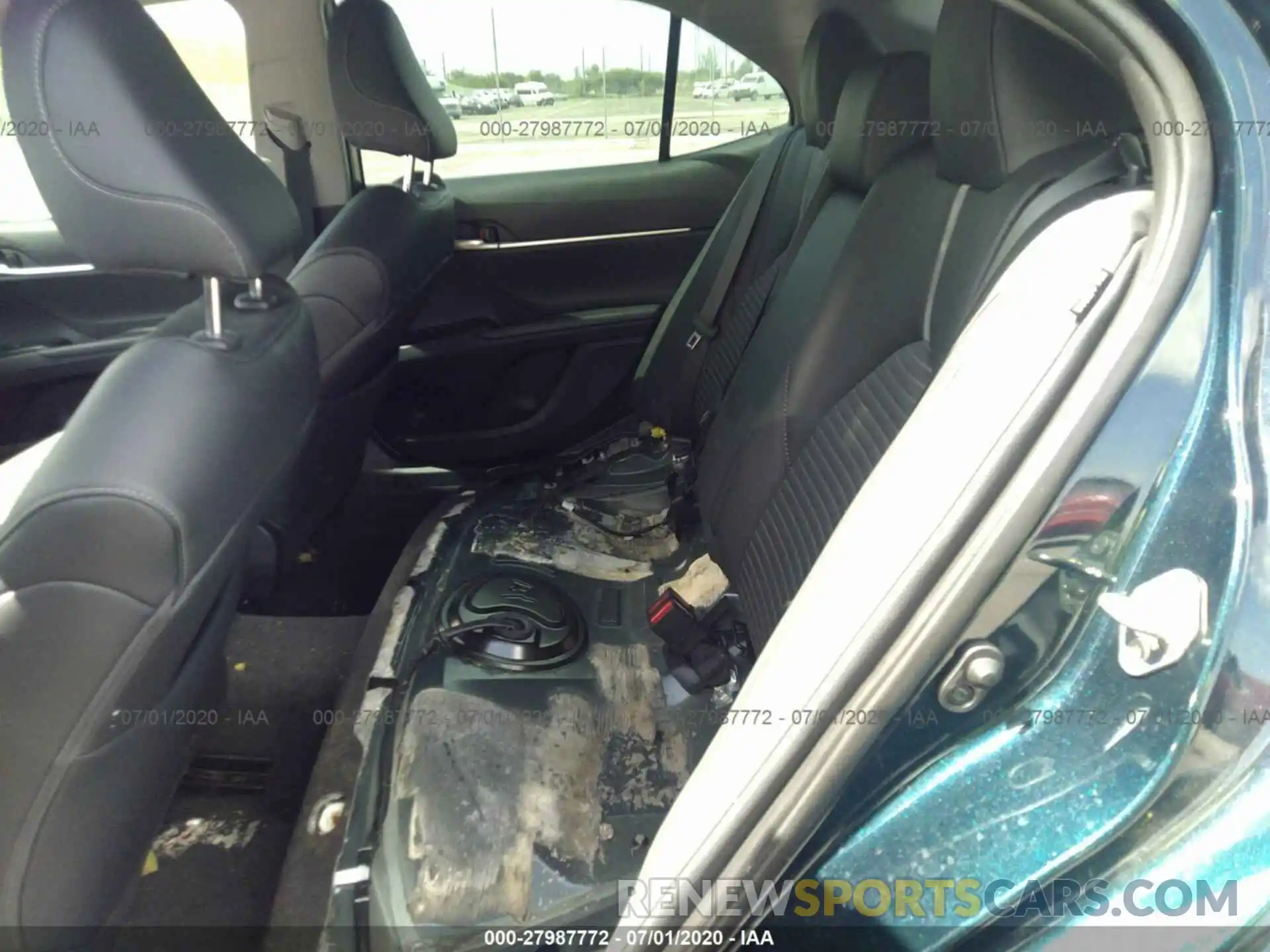 8 Photograph of a damaged car 4T1B11HK2KU805541 TOYOTA CAMRY 2019