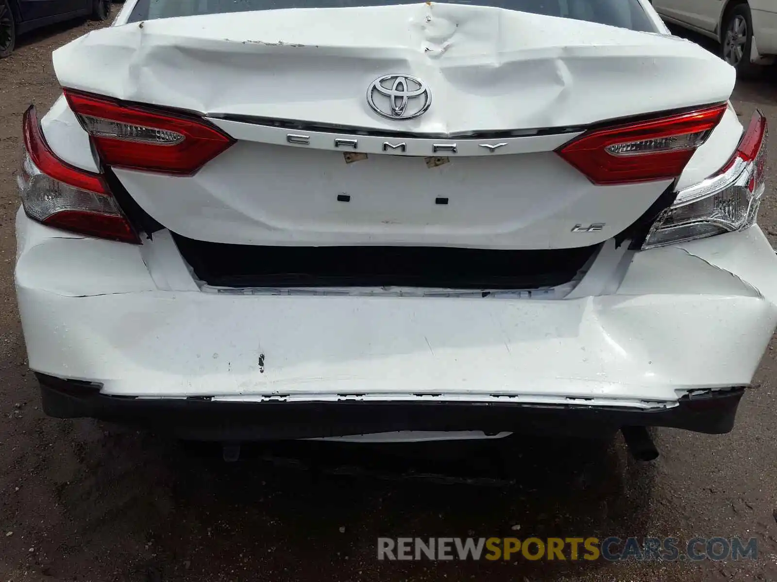 9 Photograph of a damaged car 4T1B11HK2KU806074 TOYOTA CAMRY 2019