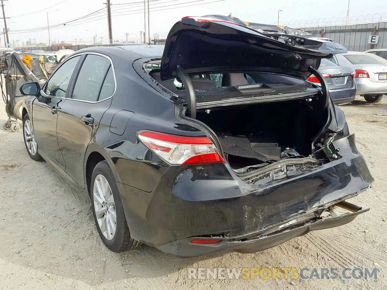 3 Photograph of a damaged car 4T1B11HK2KU808178 TOYOTA CAMRY 2019