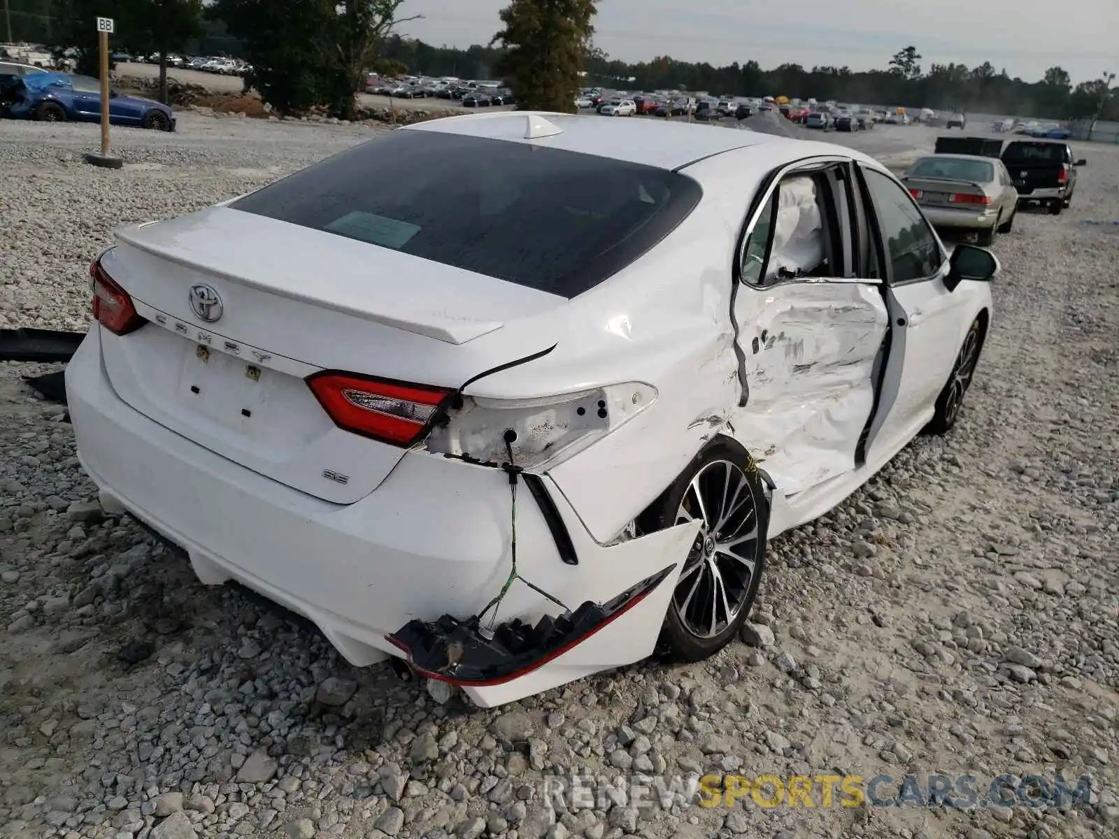 4 Photograph of a damaged car 4T1B11HK2KU808293 TOYOTA CAMRY 2019