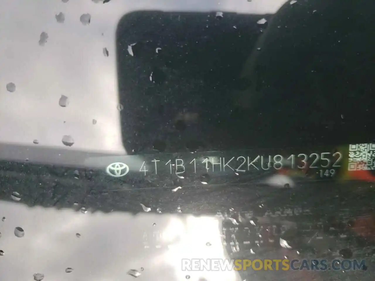 10 Photograph of a damaged car 4T1B11HK2KU813252 TOYOTA CAMRY 2019