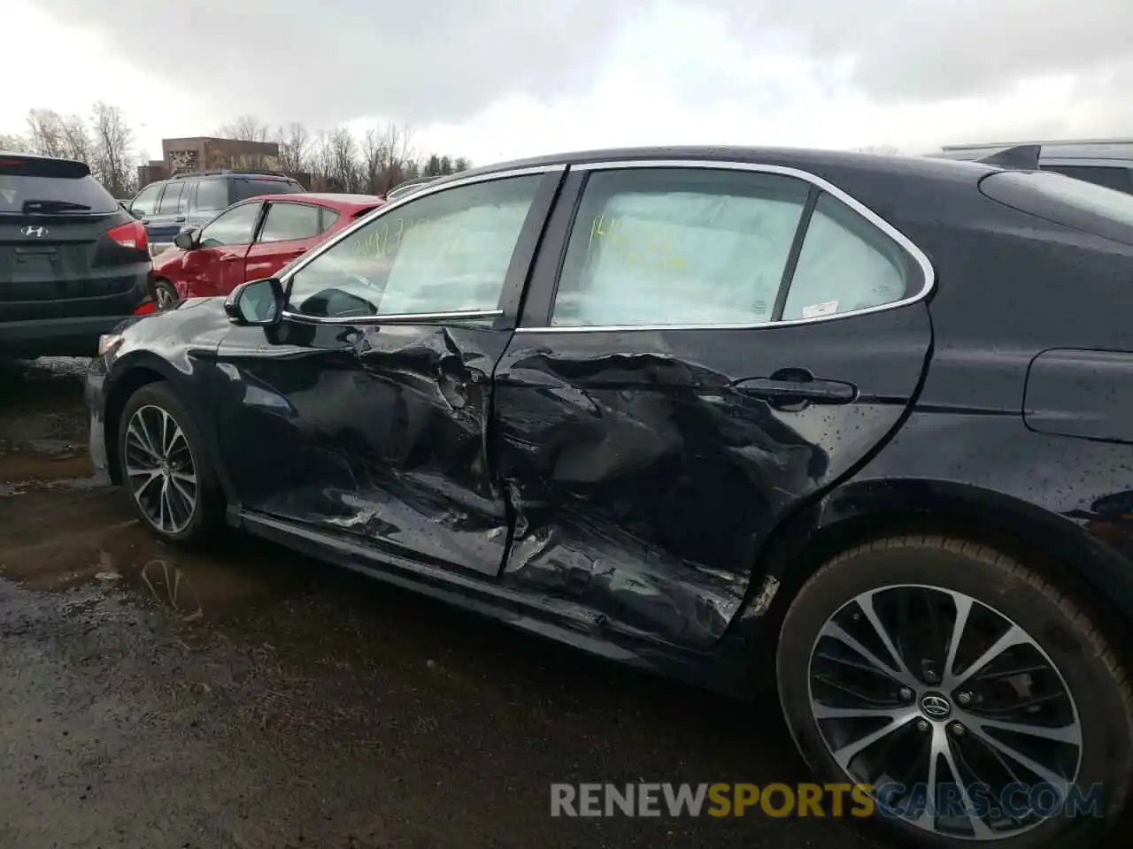 9 Photograph of a damaged car 4T1B11HK2KU813252 TOYOTA CAMRY 2019