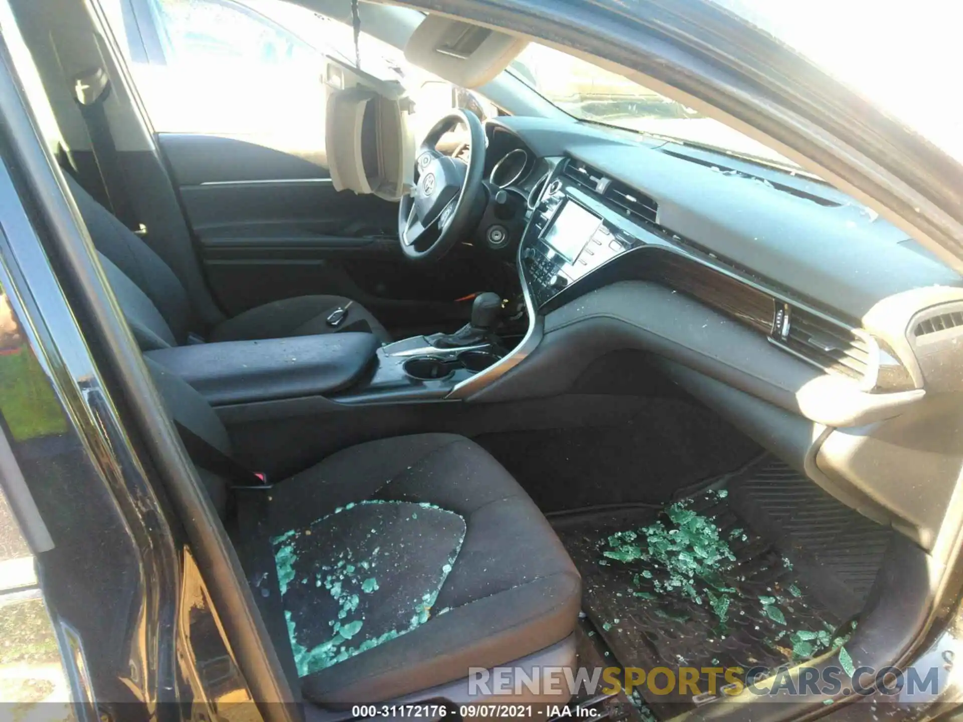 5 Photograph of a damaged car 4T1B11HK2KU814434 TOYOTA CAMRY 2019