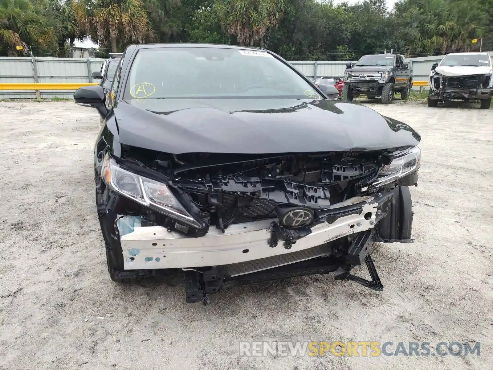 9 Photograph of a damaged car 4T1B11HK2KU814689 TOYOTA CAMRY 2019