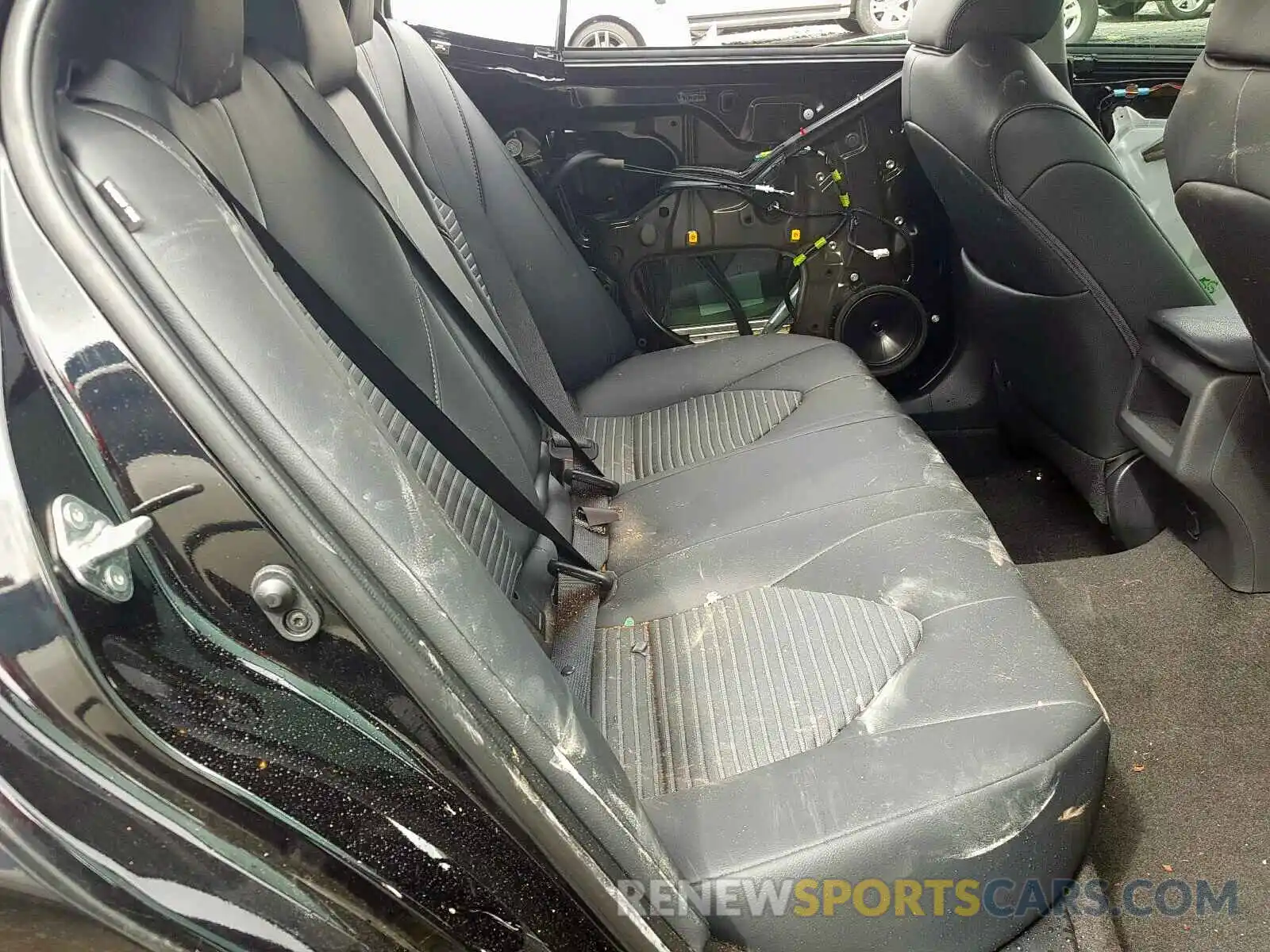 6 Photograph of a damaged car 4T1B11HK2KU815096 TOYOTA CAMRY 2019