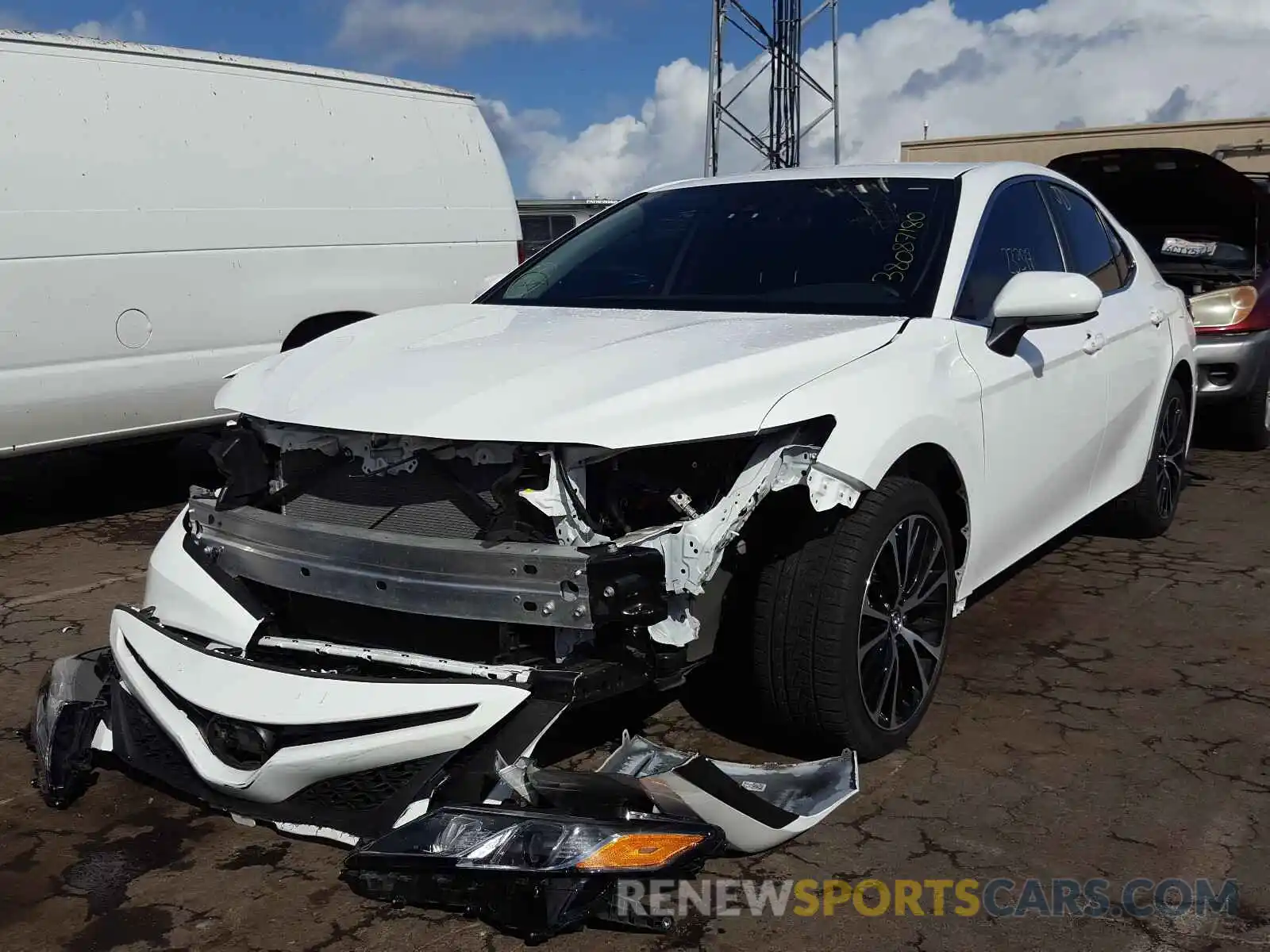 2 Photograph of a damaged car 4T1B11HK2KU815664 TOYOTA CAMRY 2019