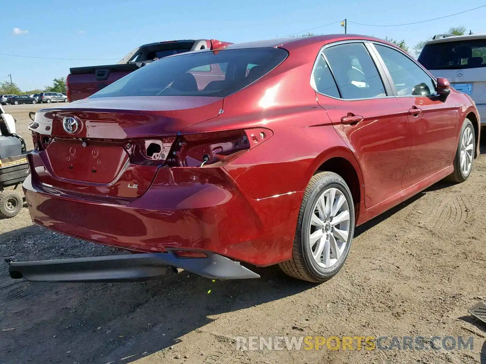 4 Photograph of a damaged car 4T1B11HK2KU822033 TOYOTA CAMRY 2019