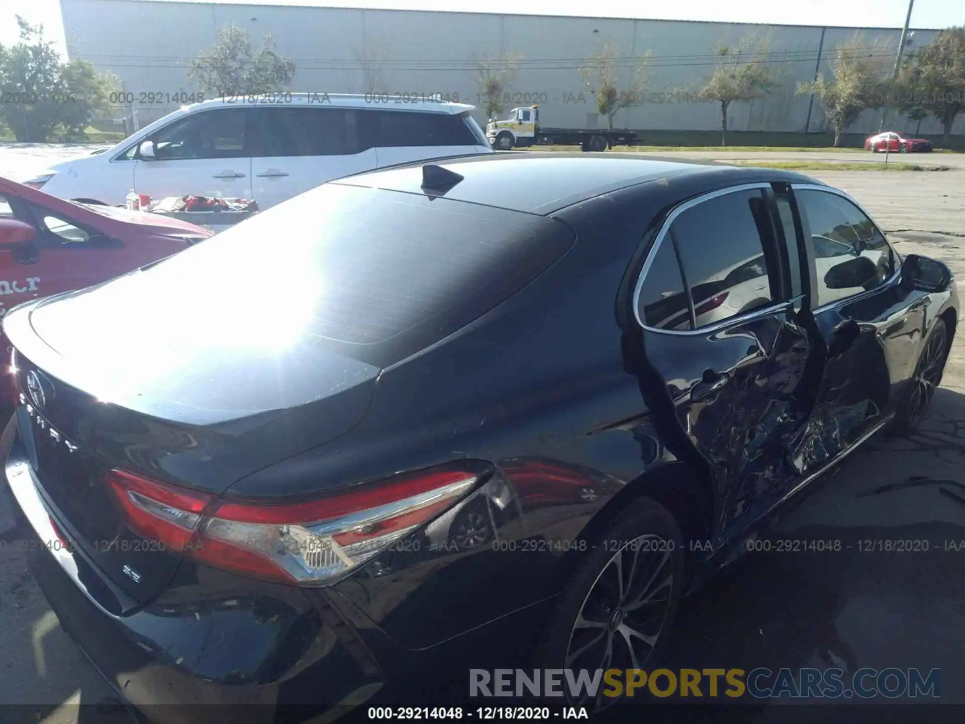 4 Photograph of a damaged car 4T1B11HK2KU824560 TOYOTA CAMRY 2019