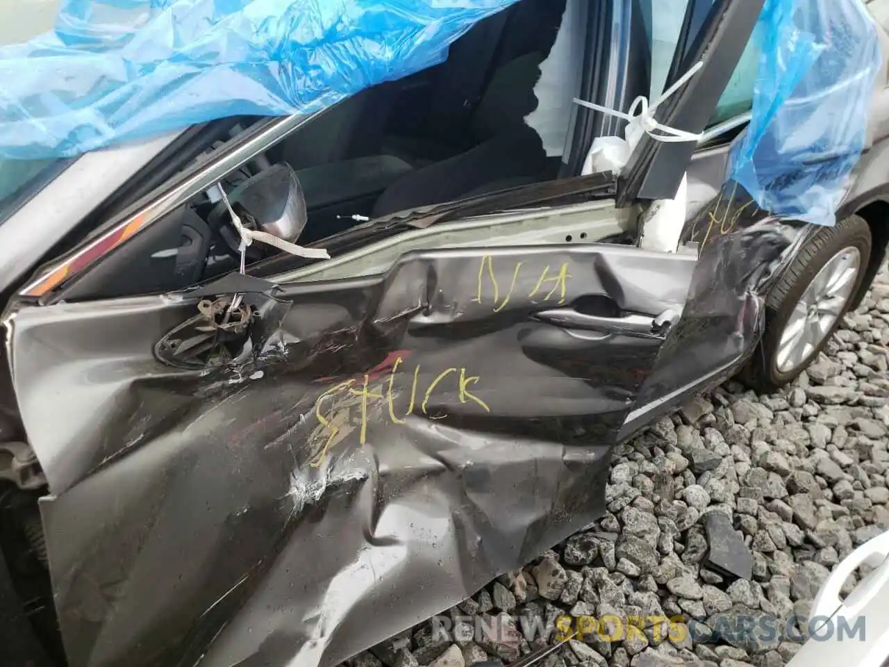 9 Photograph of a damaged car 4T1B11HK2KU825272 TOYOTA CAMRY 2019