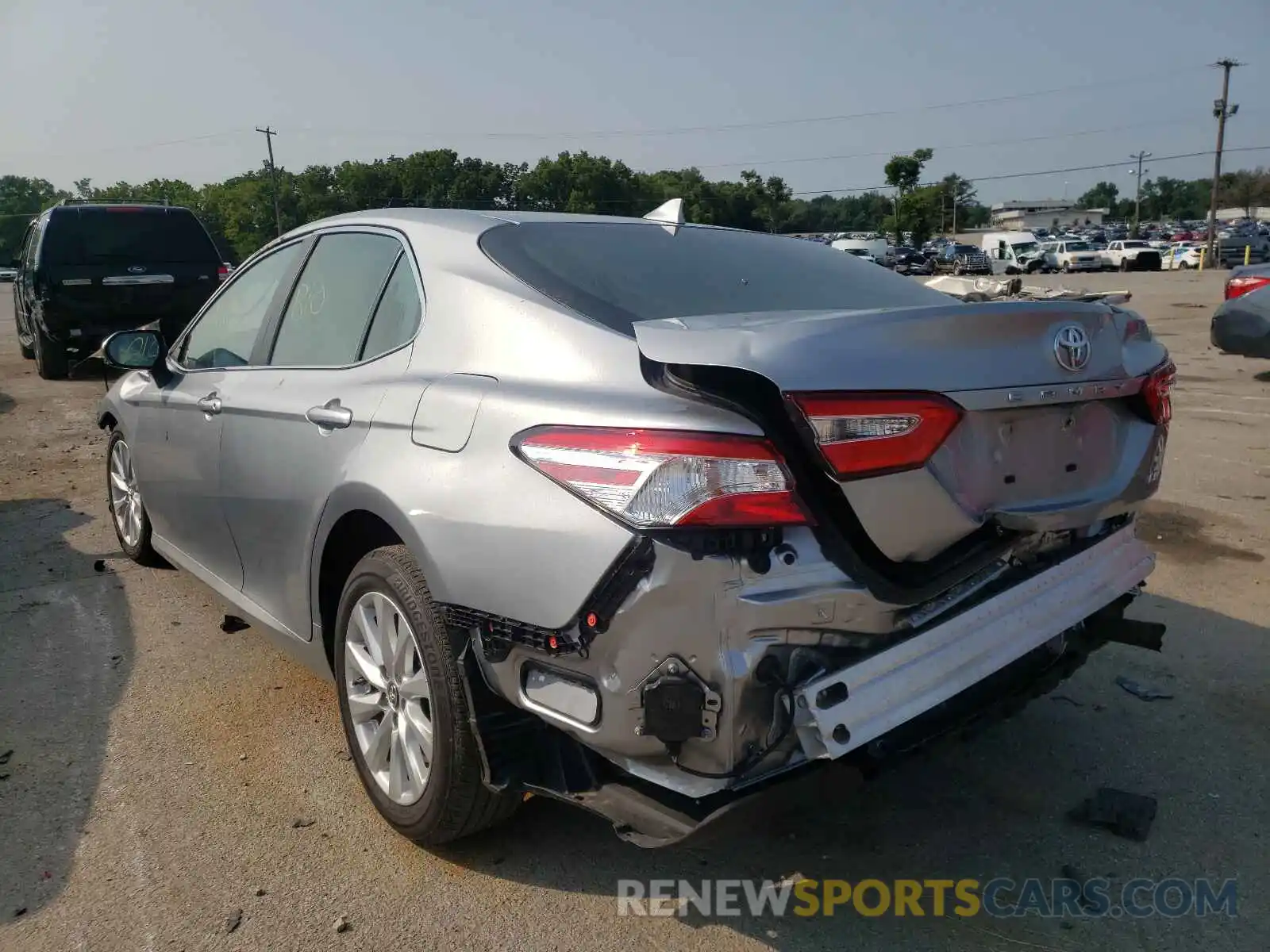 3 Photograph of a damaged car 4T1B11HK2KU826101 TOYOTA CAMRY 2019