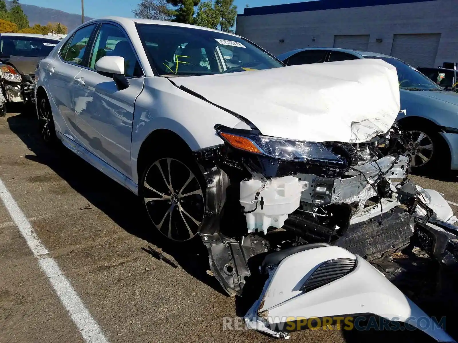 1 Photograph of a damaged car 4T1B11HK2KU827412 TOYOTA CAMRY 2019