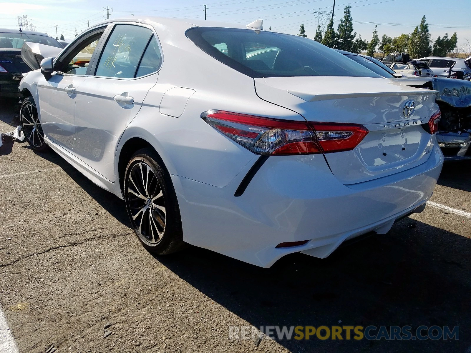 3 Photograph of a damaged car 4T1B11HK2KU827412 TOYOTA CAMRY 2019