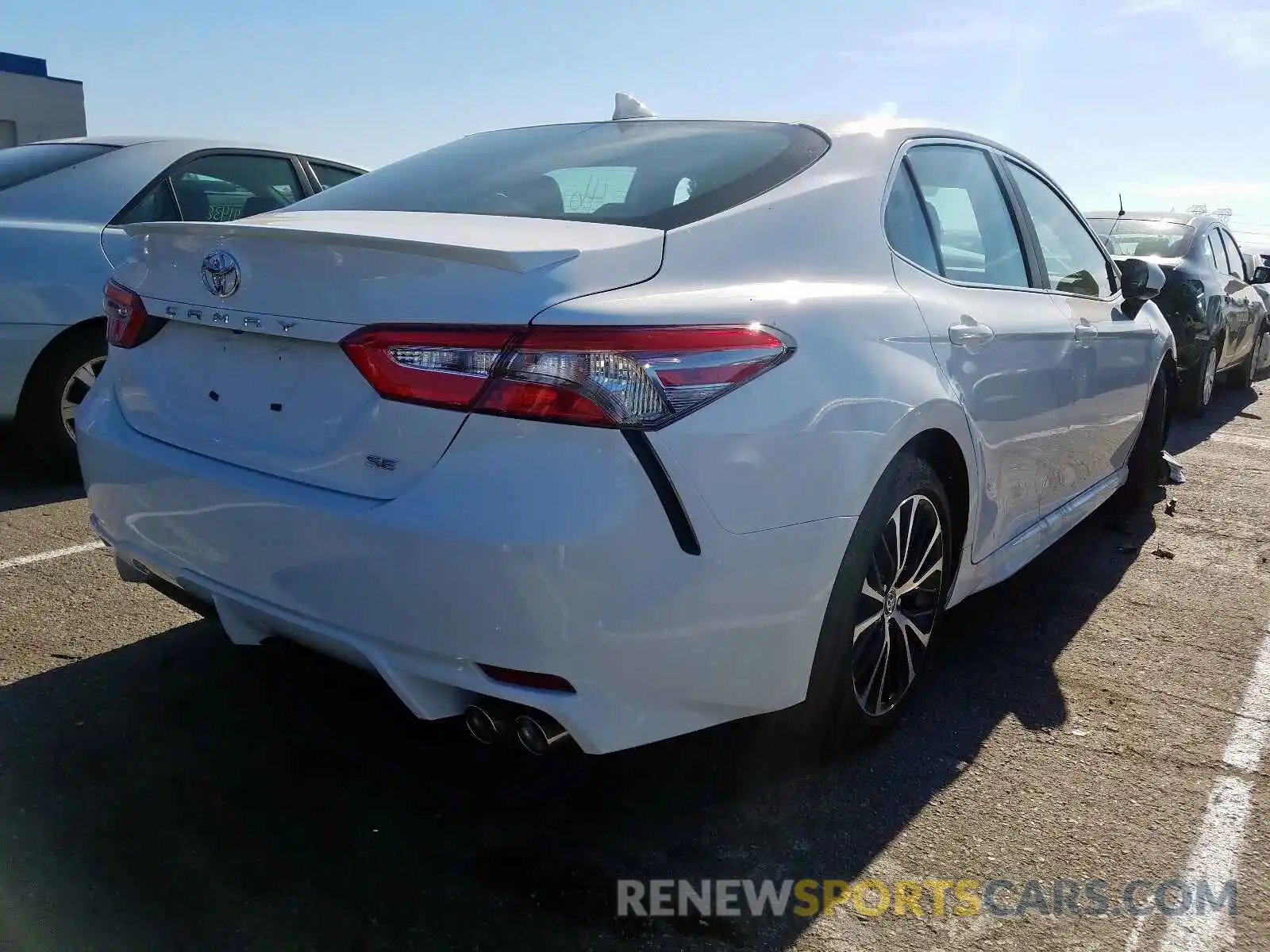 4 Photograph of a damaged car 4T1B11HK2KU827412 TOYOTA CAMRY 2019