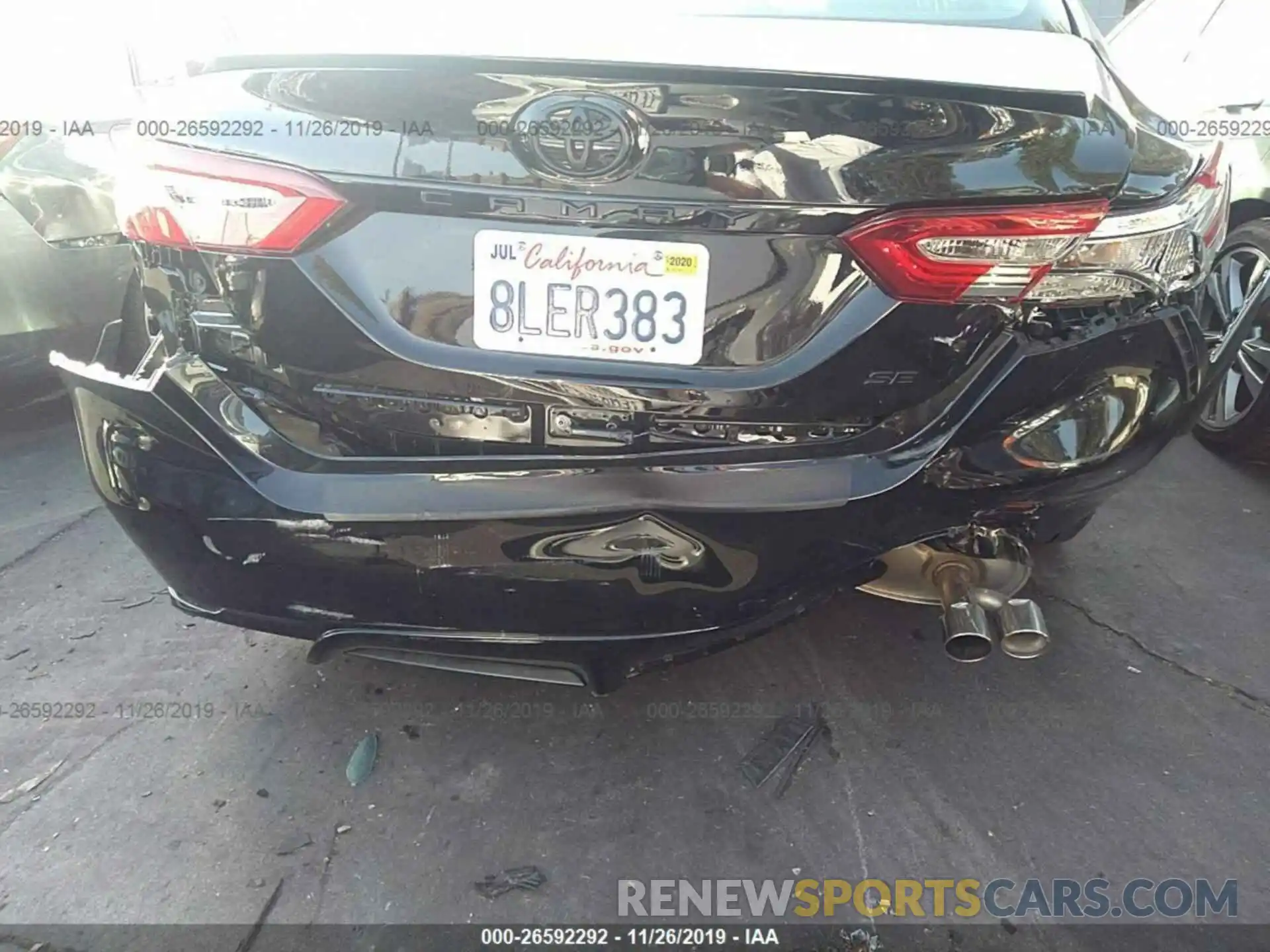 11 Photograph of a damaged car 4T1B11HK2KU827815 TOYOTA CAMRY 2019