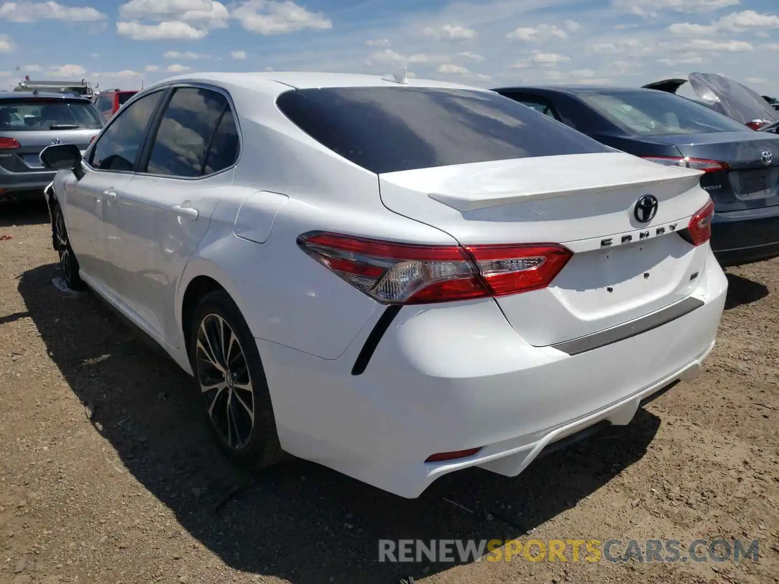 3 Photograph of a damaged car 4T1B11HK2KU829077 TOYOTA CAMRY 2019