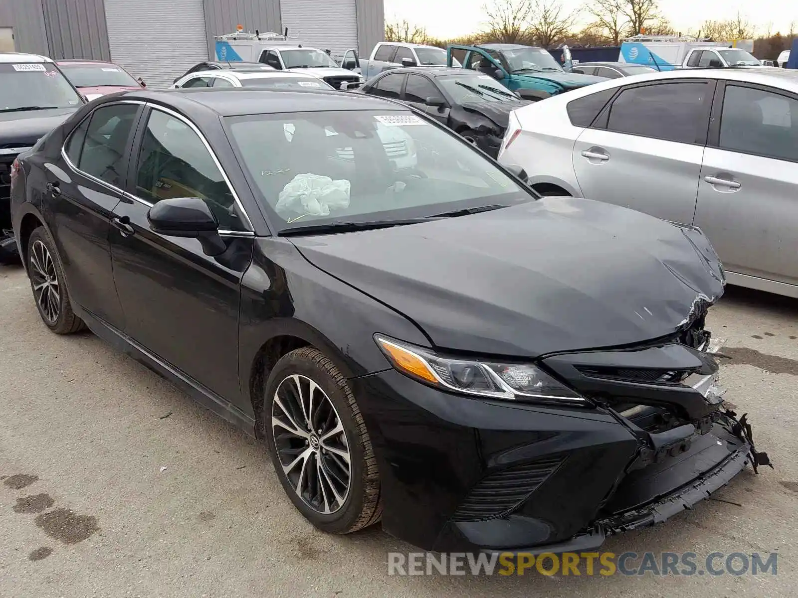 1 Photograph of a damaged car 4T1B11HK2KU832030 TOYOTA CAMRY 2019