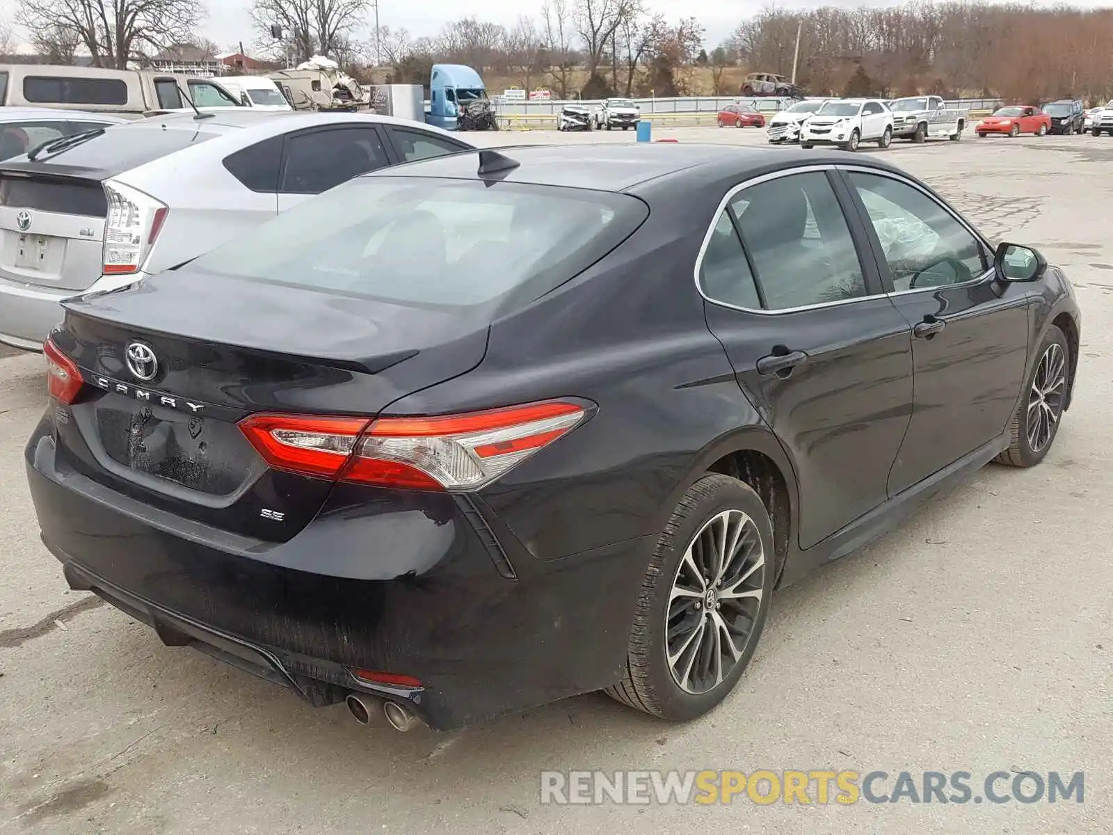 4 Photograph of a damaged car 4T1B11HK2KU832030 TOYOTA CAMRY 2019