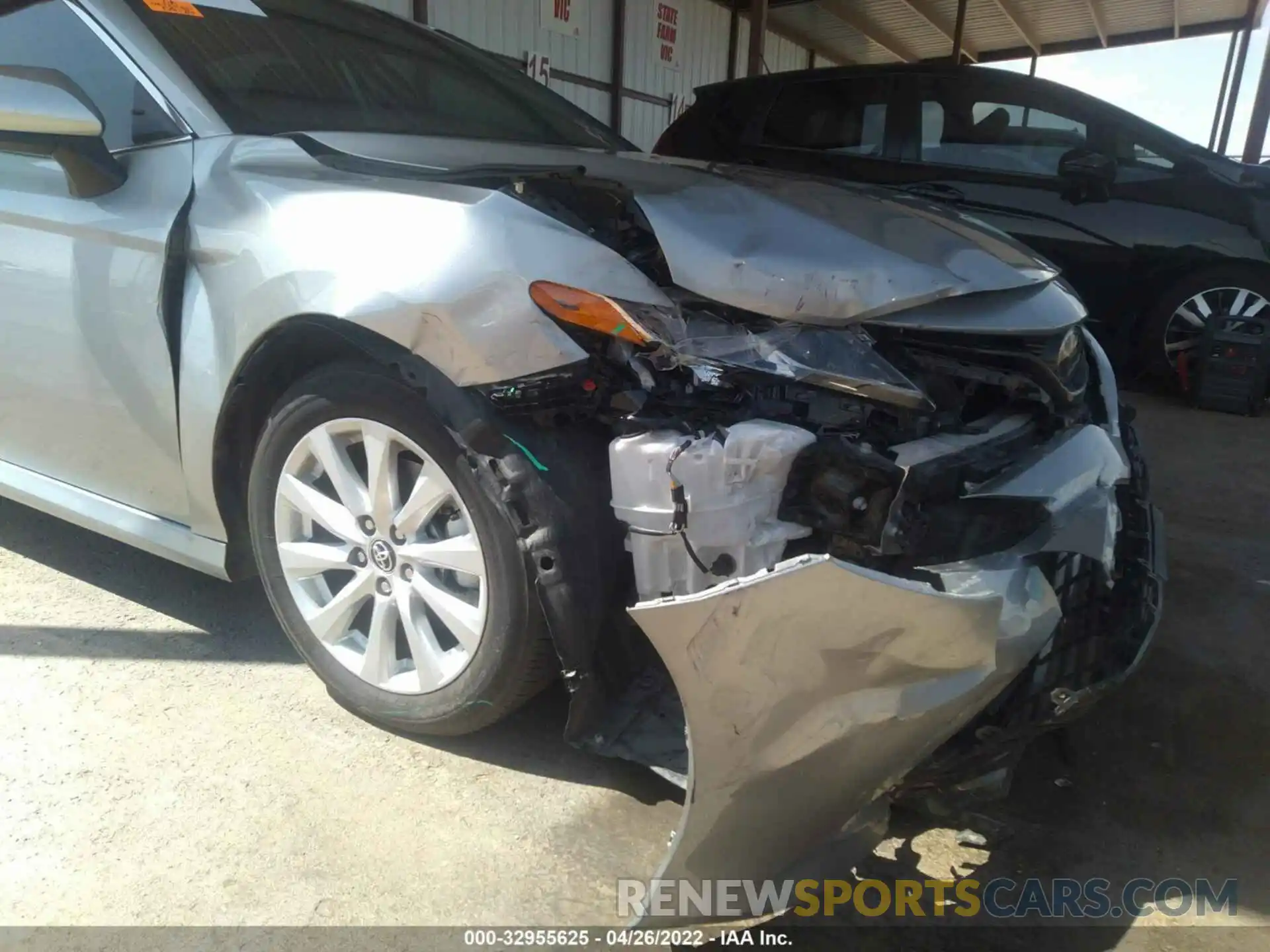 6 Photograph of a damaged car 4T1B11HK2KU832304 TOYOTA CAMRY 2019