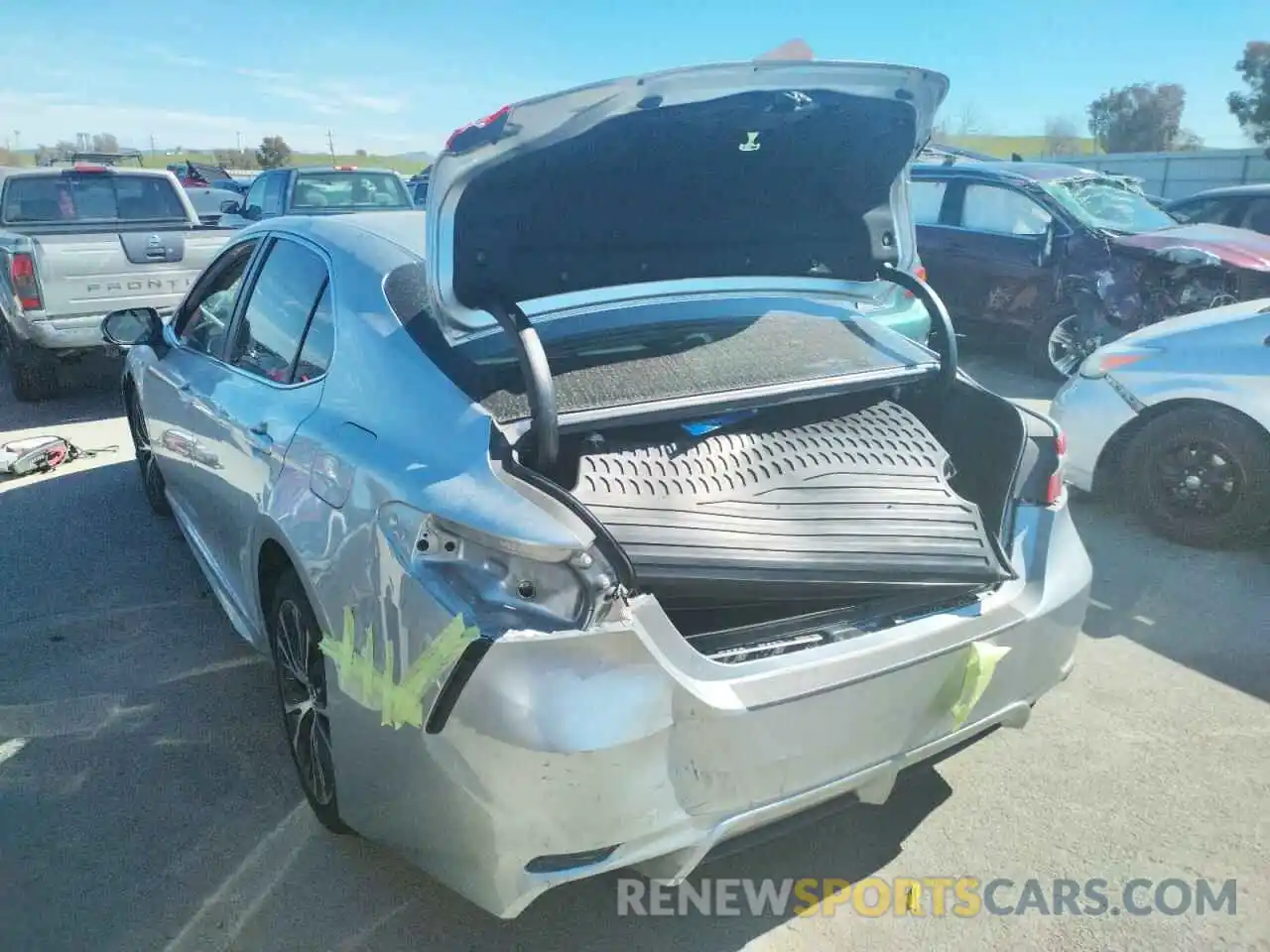 3 Photograph of a damaged car 4T1B11HK2KU836210 TOYOTA CAMRY 2019