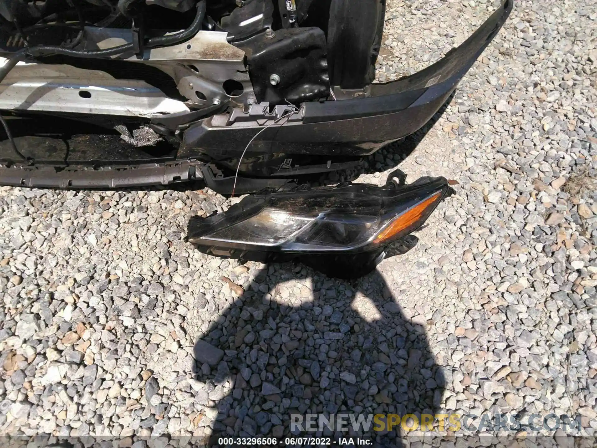 11 Photograph of a damaged car 4T1B11HK2KU836742 TOYOTA CAMRY 2019