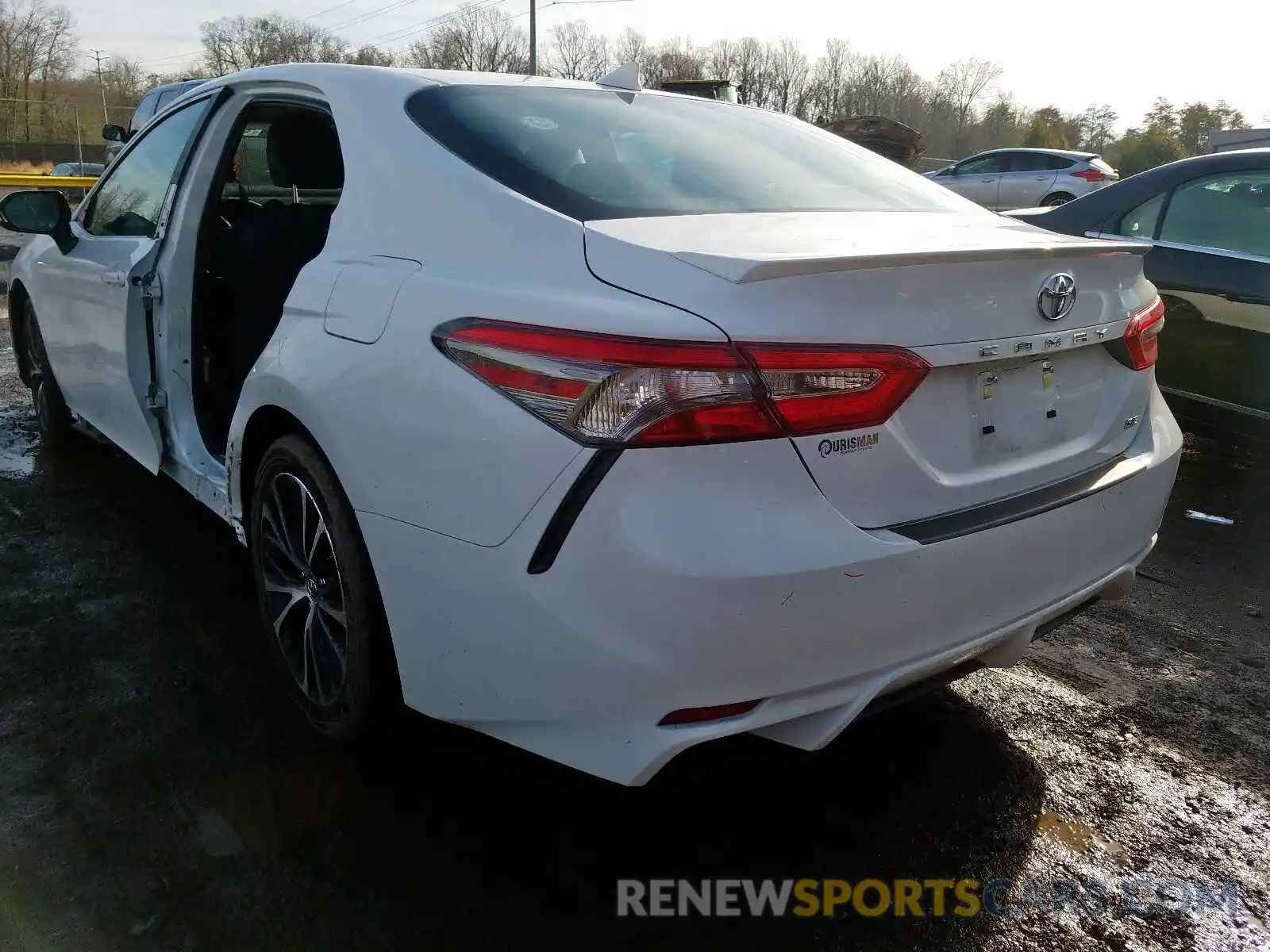 3 Photograph of a damaged car 4T1B11HK2KU838040 TOYOTA CAMRY 2019