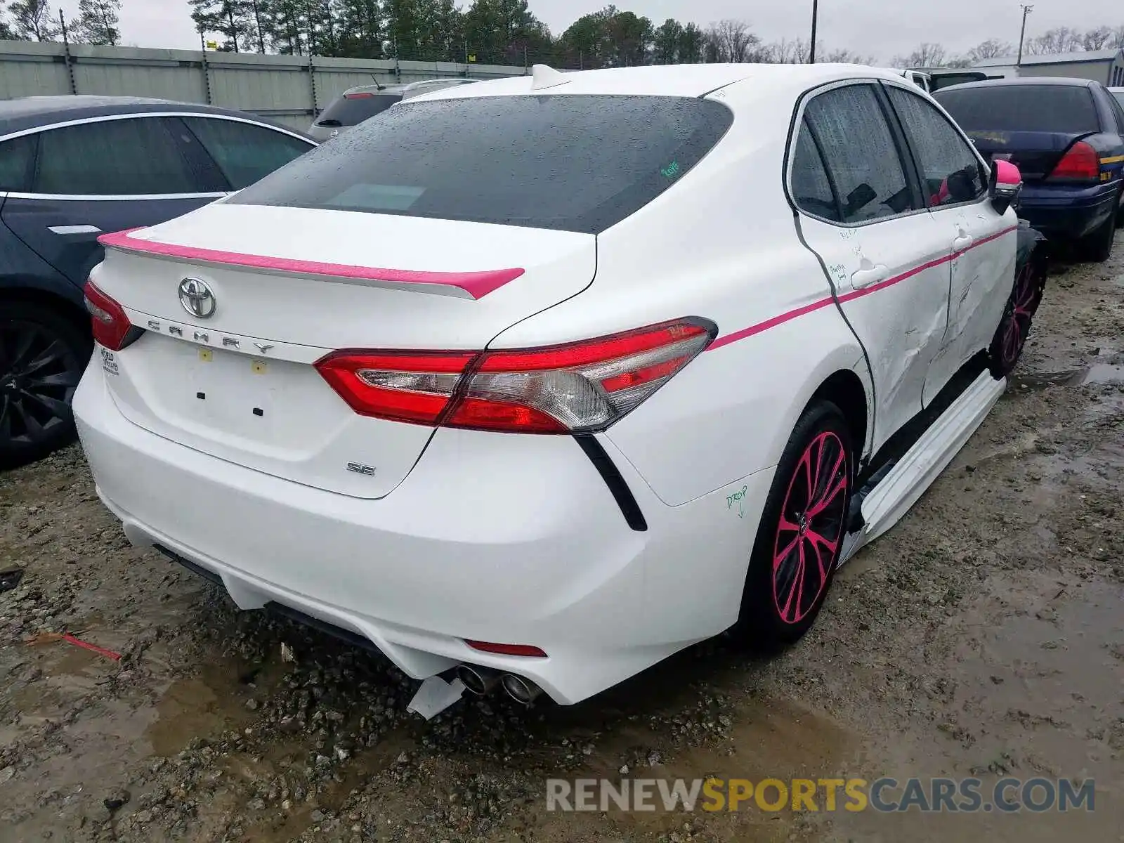 4 Photograph of a damaged car 4T1B11HK2KU840080 TOYOTA CAMRY 2019