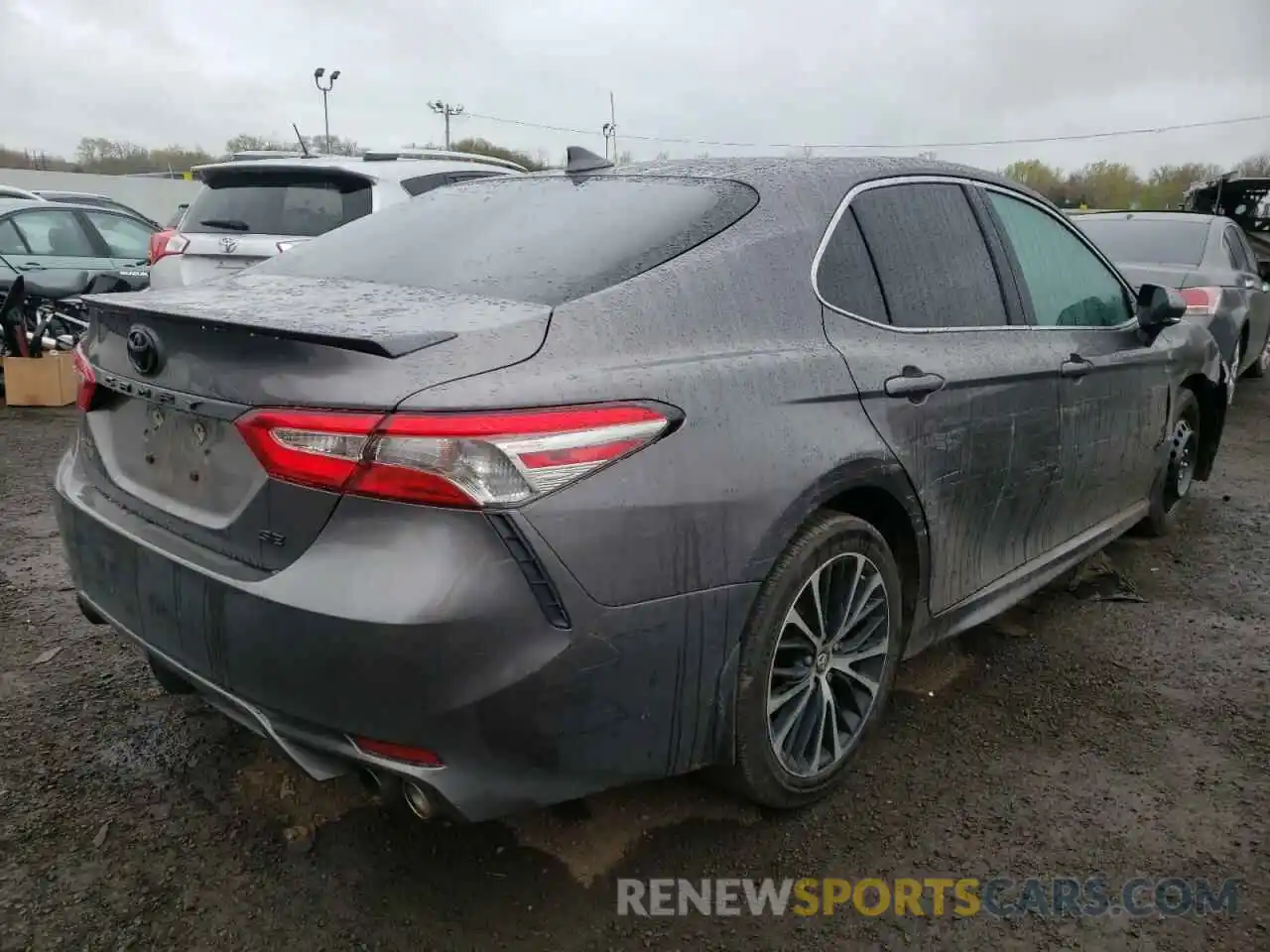 4 Photograph of a damaged car 4T1B11HK2KU843352 TOYOTA CAMRY 2019