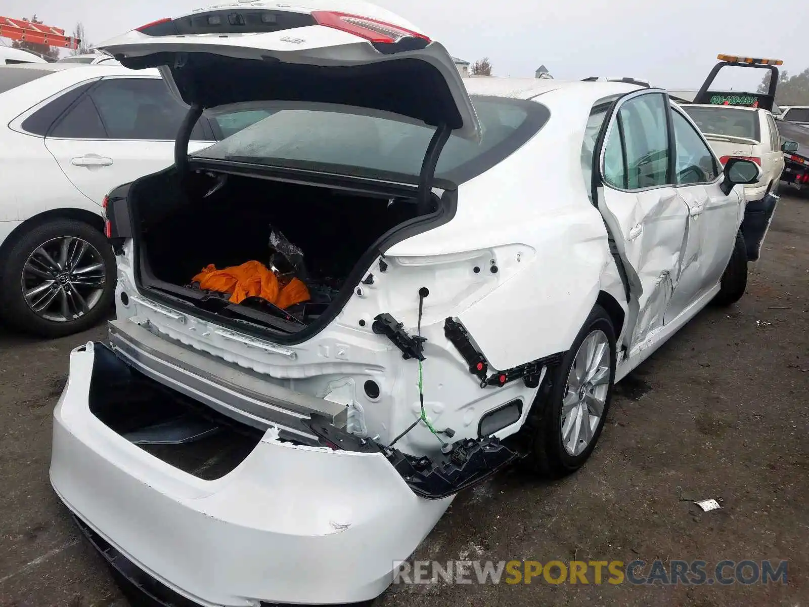 4 Фотография поврежденного автомобиля 4T1B11HK2KU844744 TOYOTA CAMRY 2019