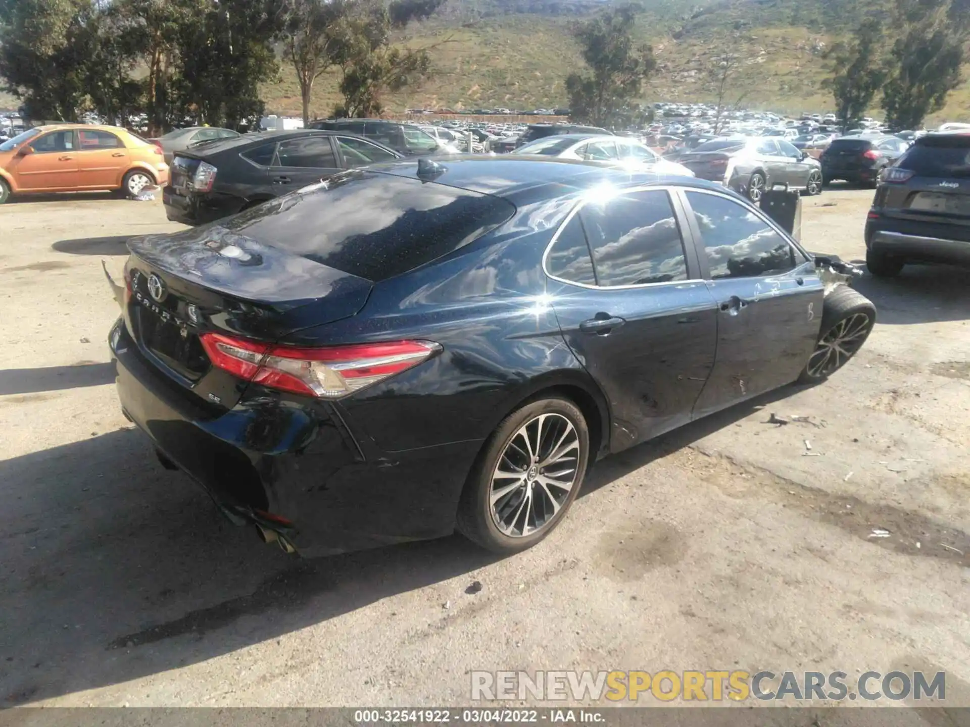 4 Photograph of a damaged car 4T1B11HK2KU845991 TOYOTA CAMRY 2019