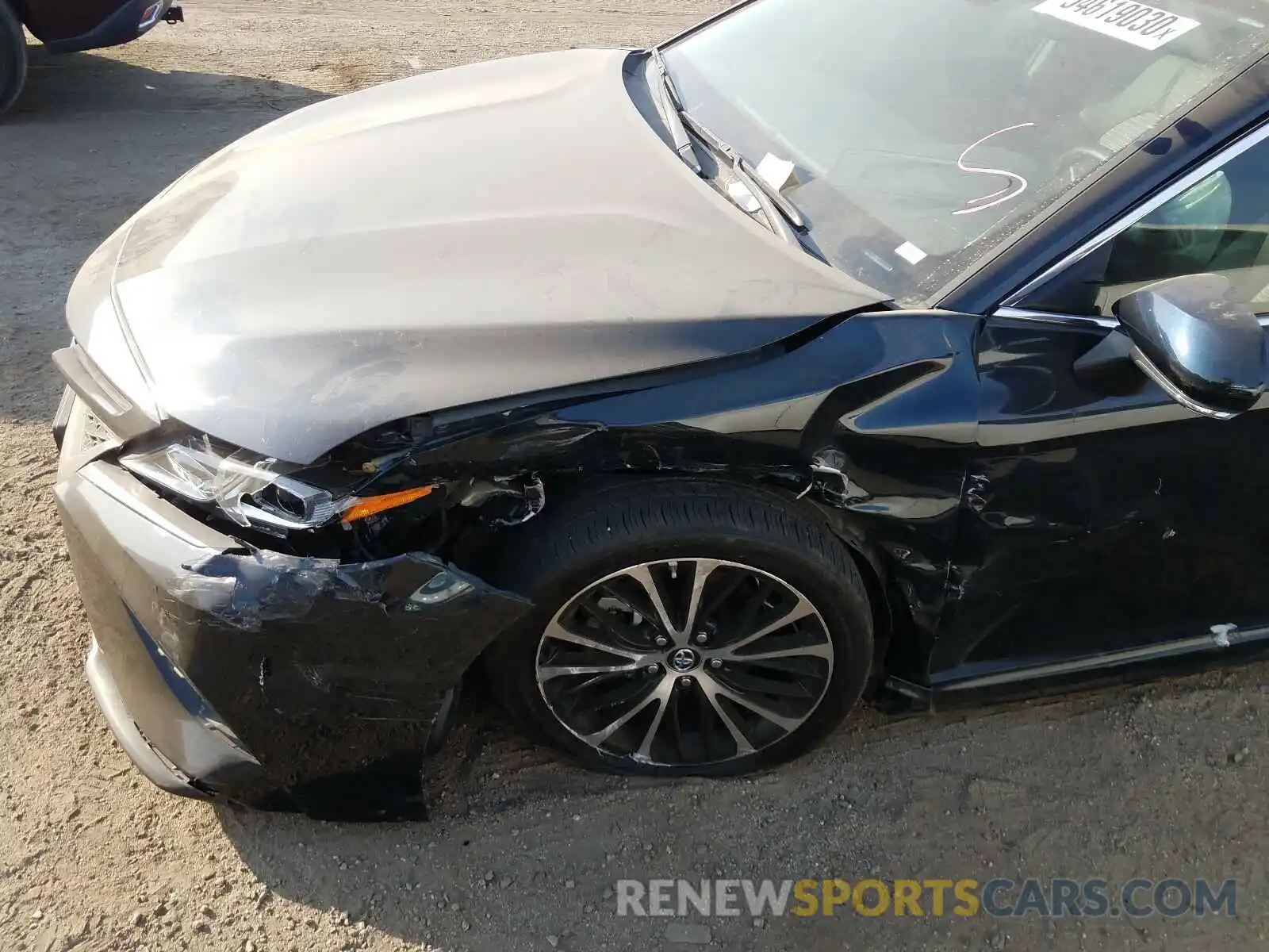 9 Photograph of a damaged car 4T1B11HK2KU854013 TOYOTA CAMRY 2019