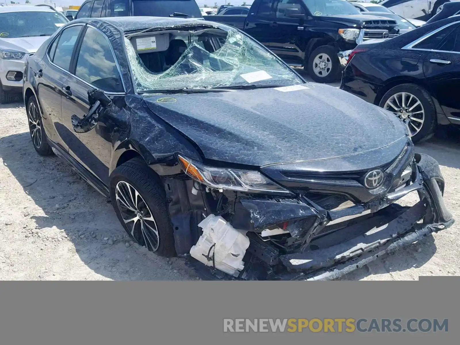 1 Photograph of a damaged car 4T1B11HK3KU163704 TOYOTA CAMRY 2019