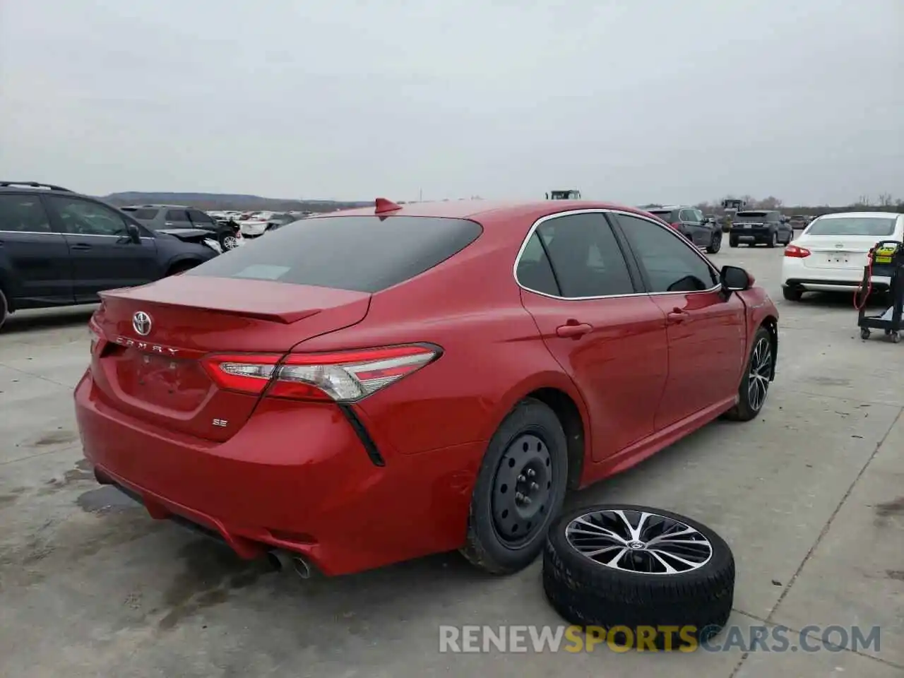 4 Photograph of a damaged car 4T1B11HK3KU164884 TOYOTA CAMRY 2019